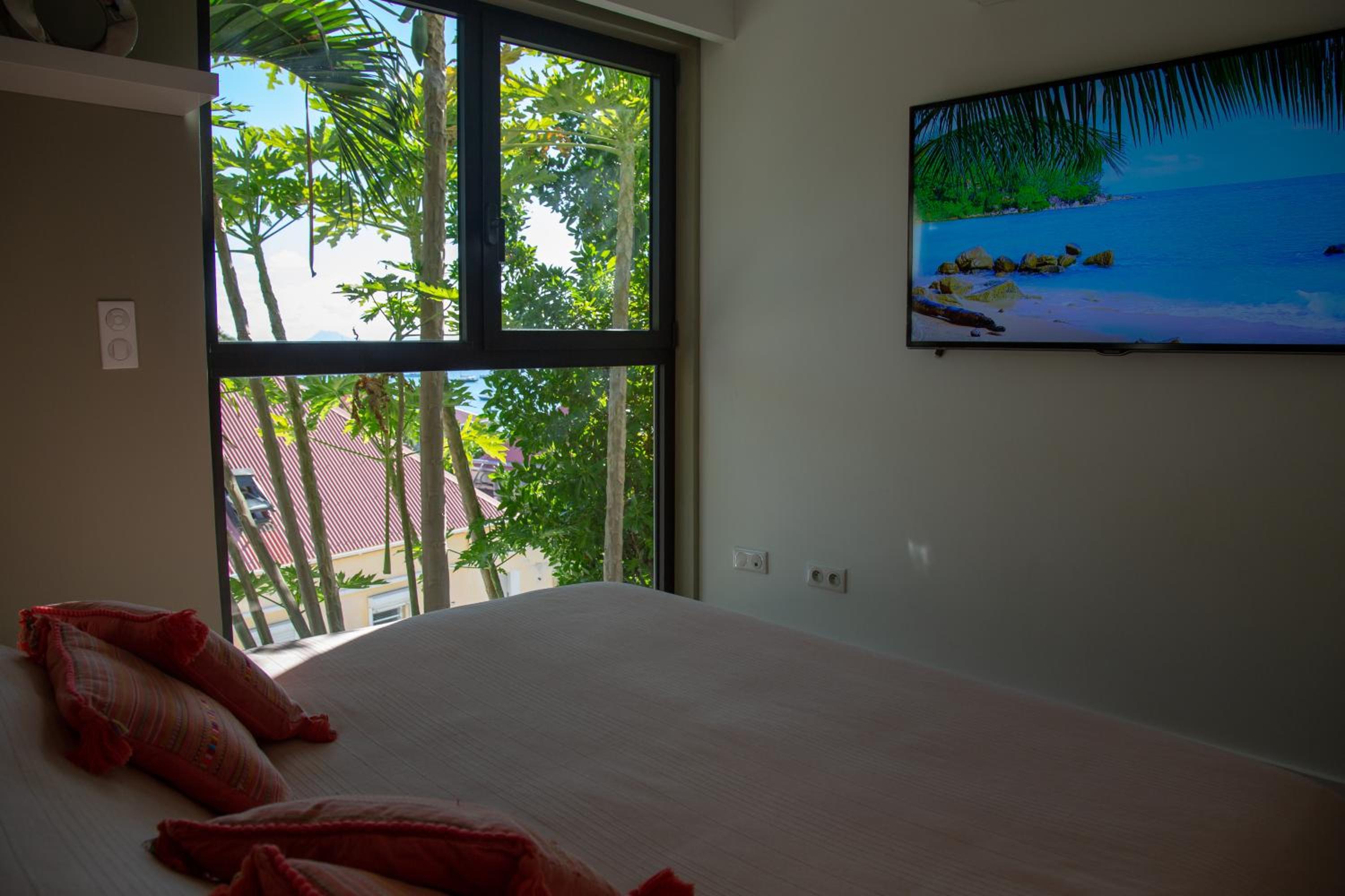 Villa AKA walking acces to beach