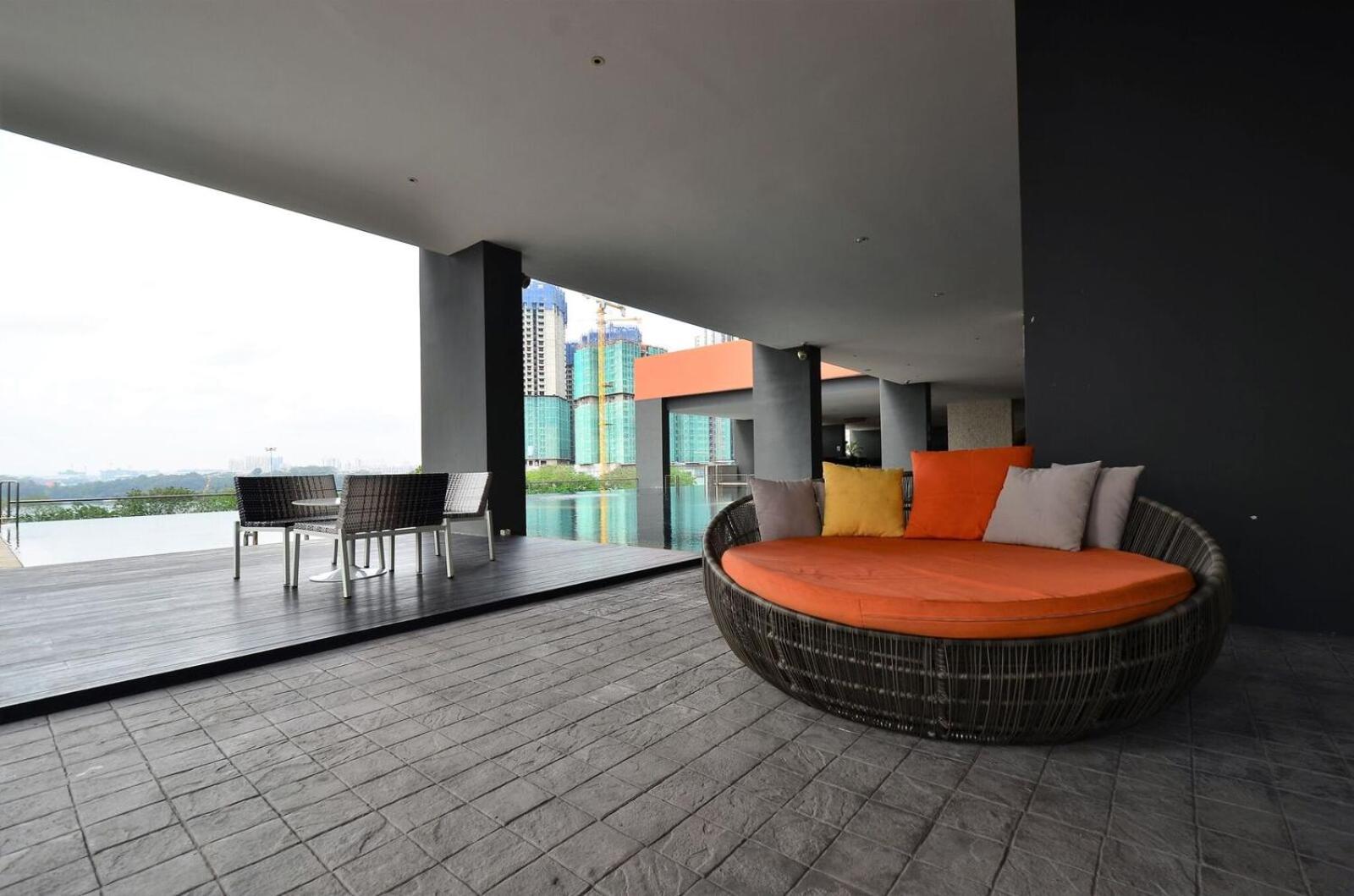 Baby & kids friendly, JB CIQ, Romantic Duplex