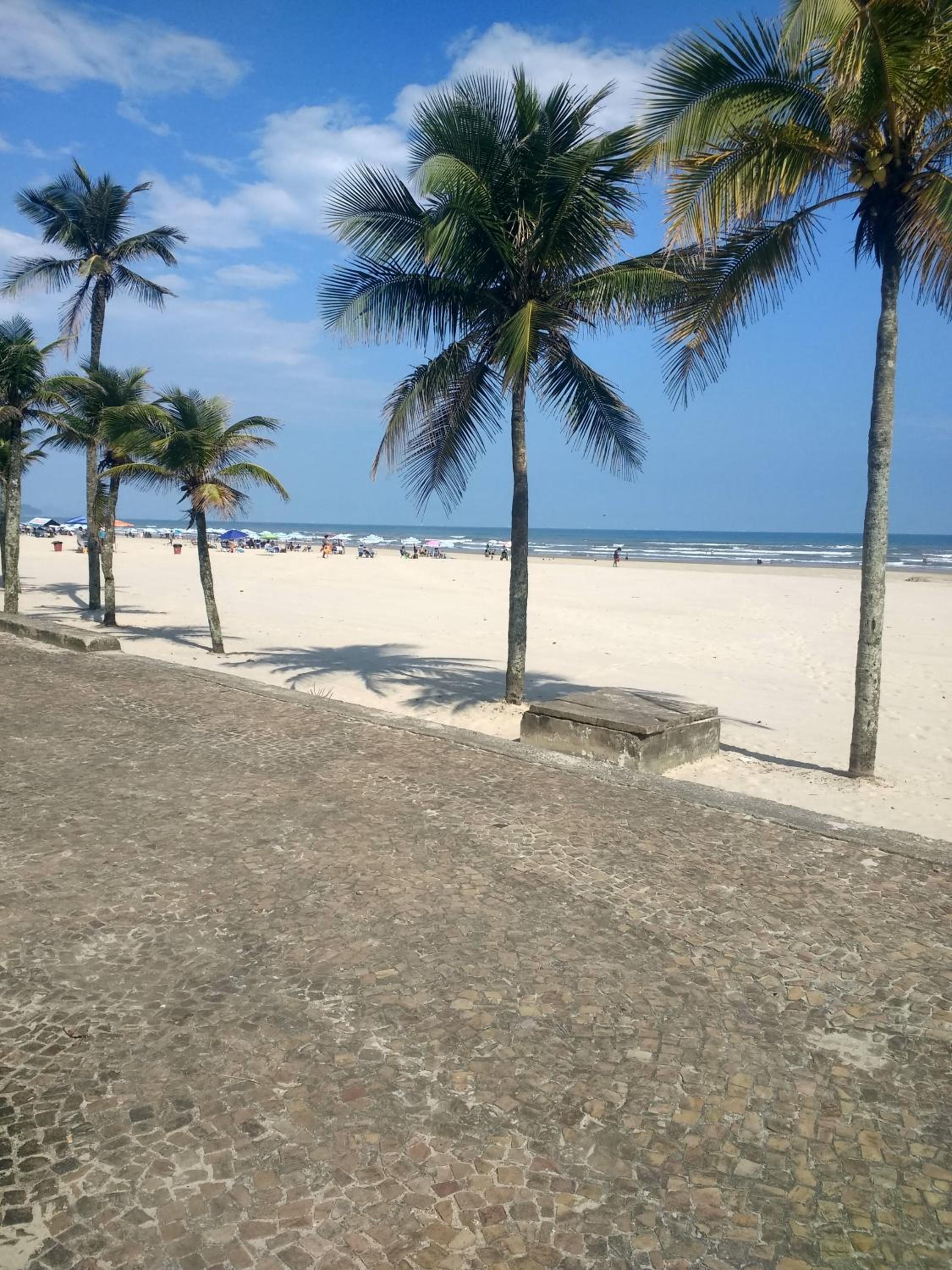 Vila Mirim-Pé na areia