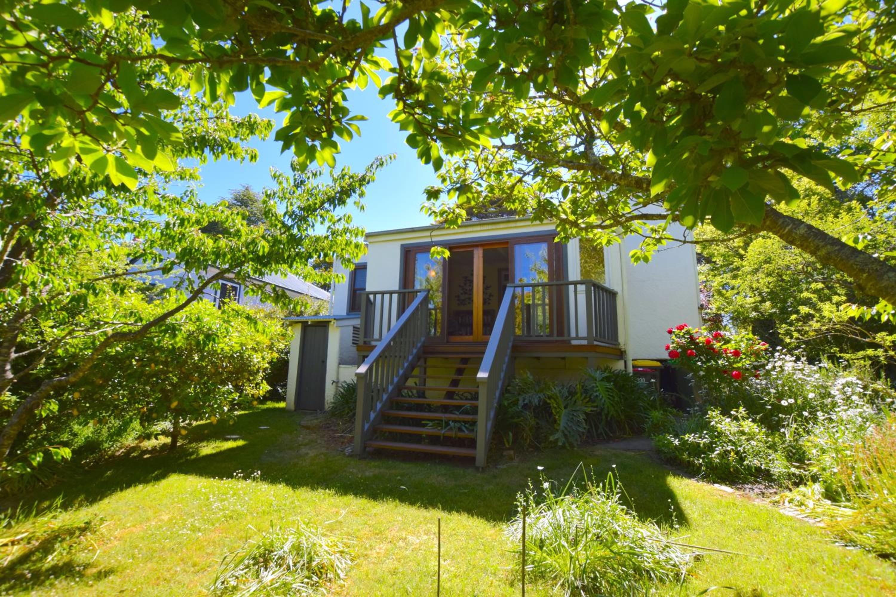 Mintie Cottage on Leura Mall