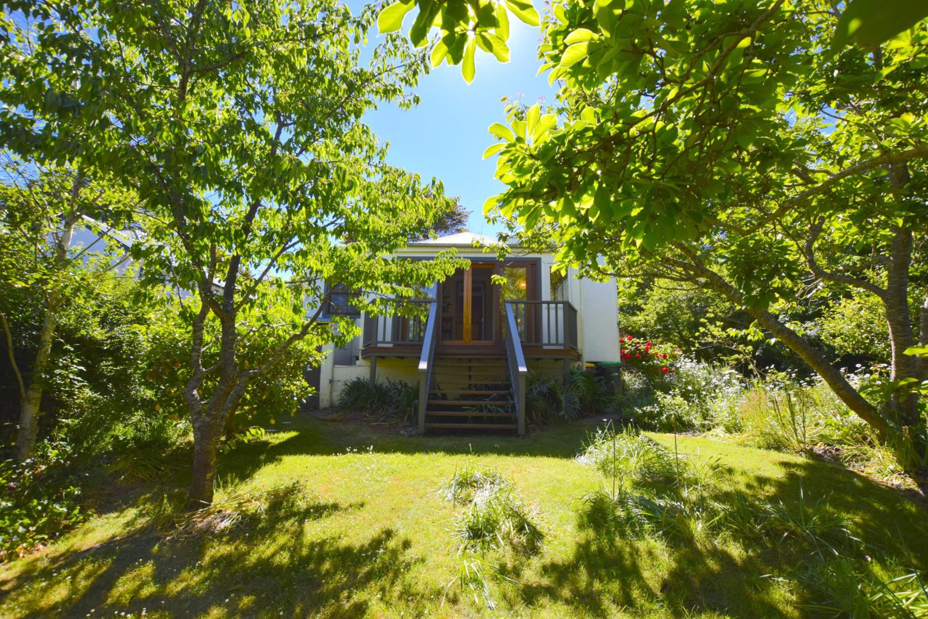 Mintie Cottage on Leura Mall