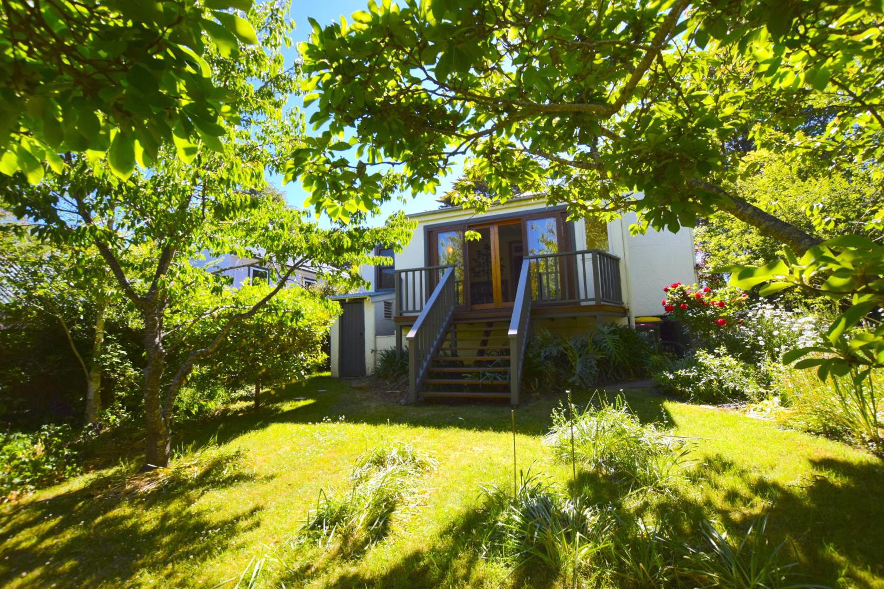 Mintie Cottage on Leura Mall