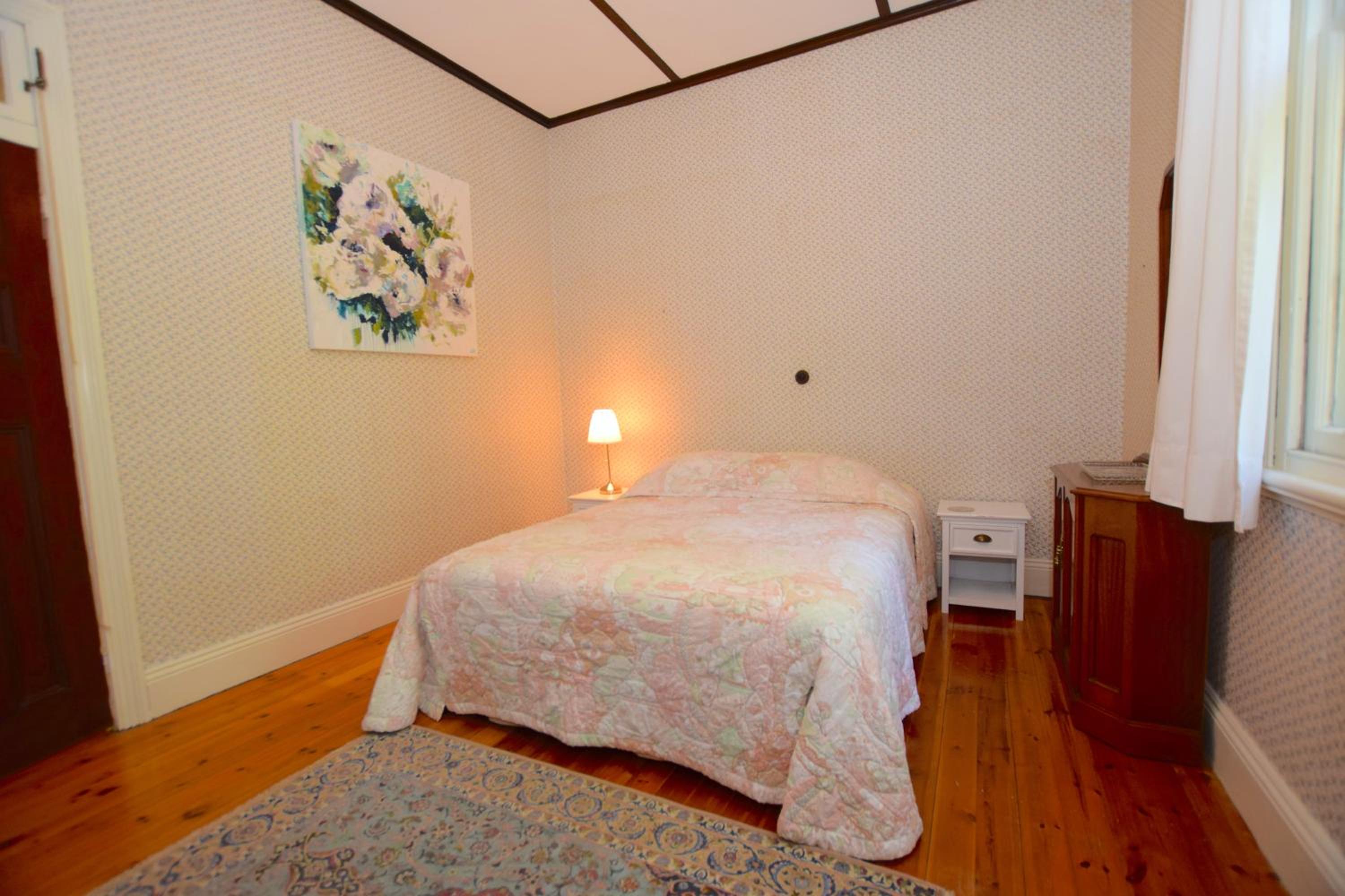 Mintie Cottage on Leura Mall