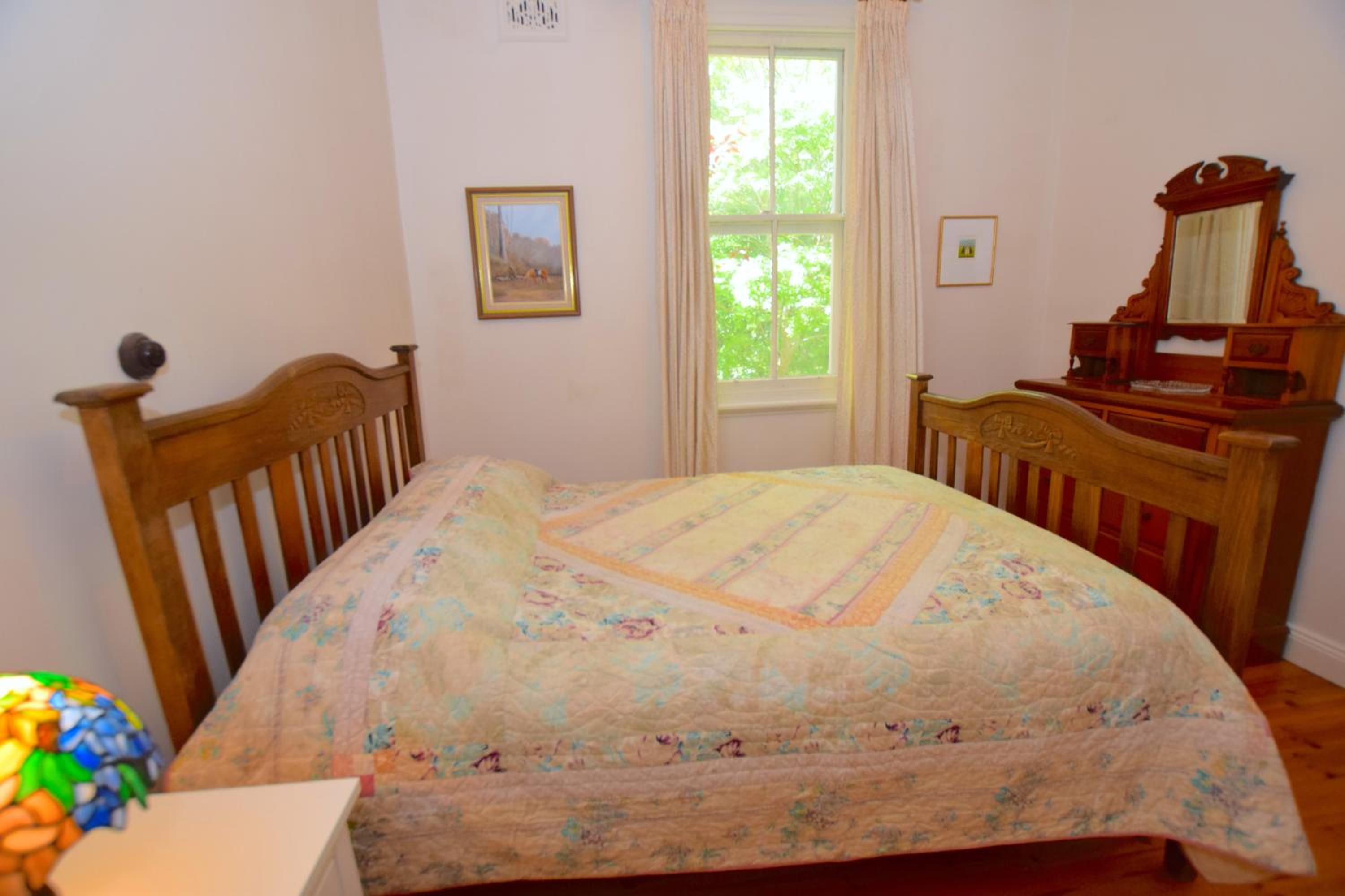 Mintie Cottage on Leura Mall
