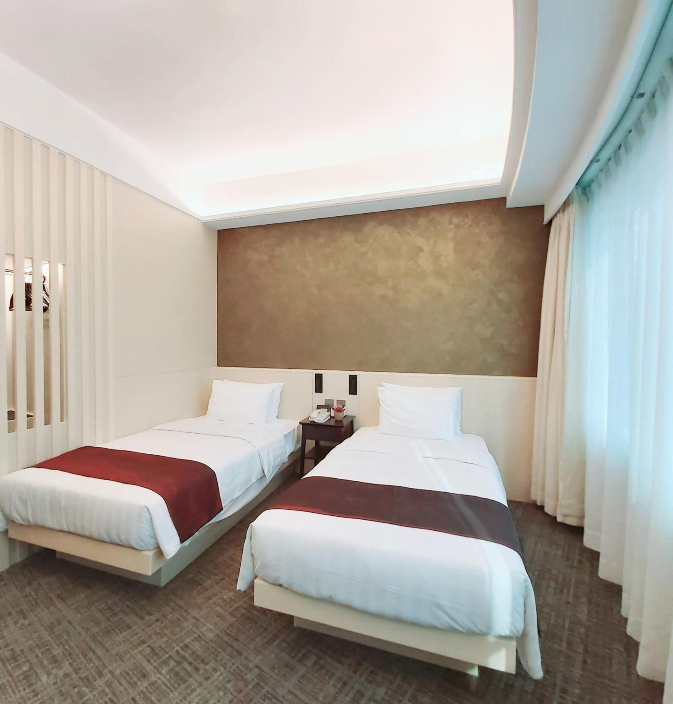 South Pacific Hotel