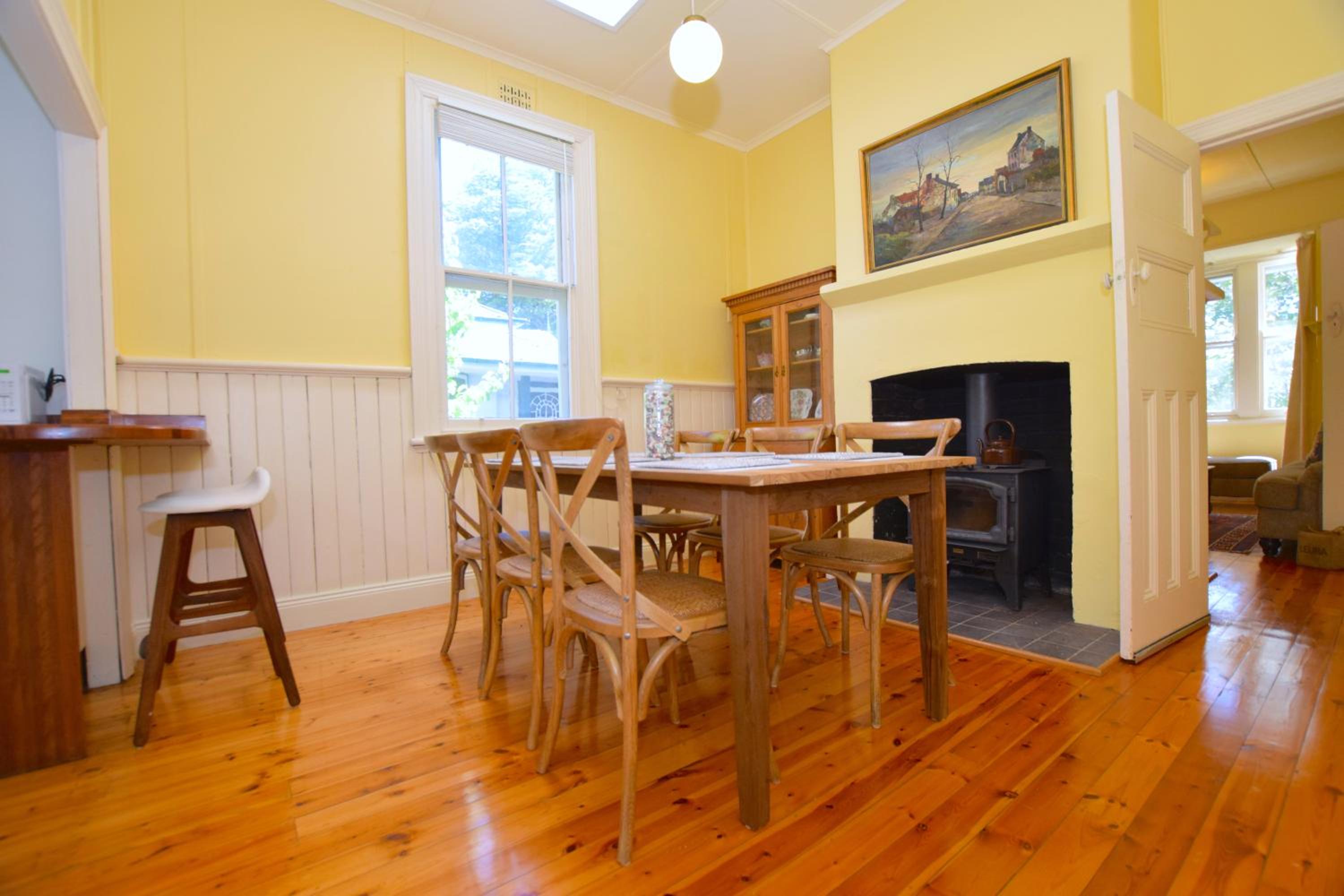 Mintie Cottage on Leura Mall