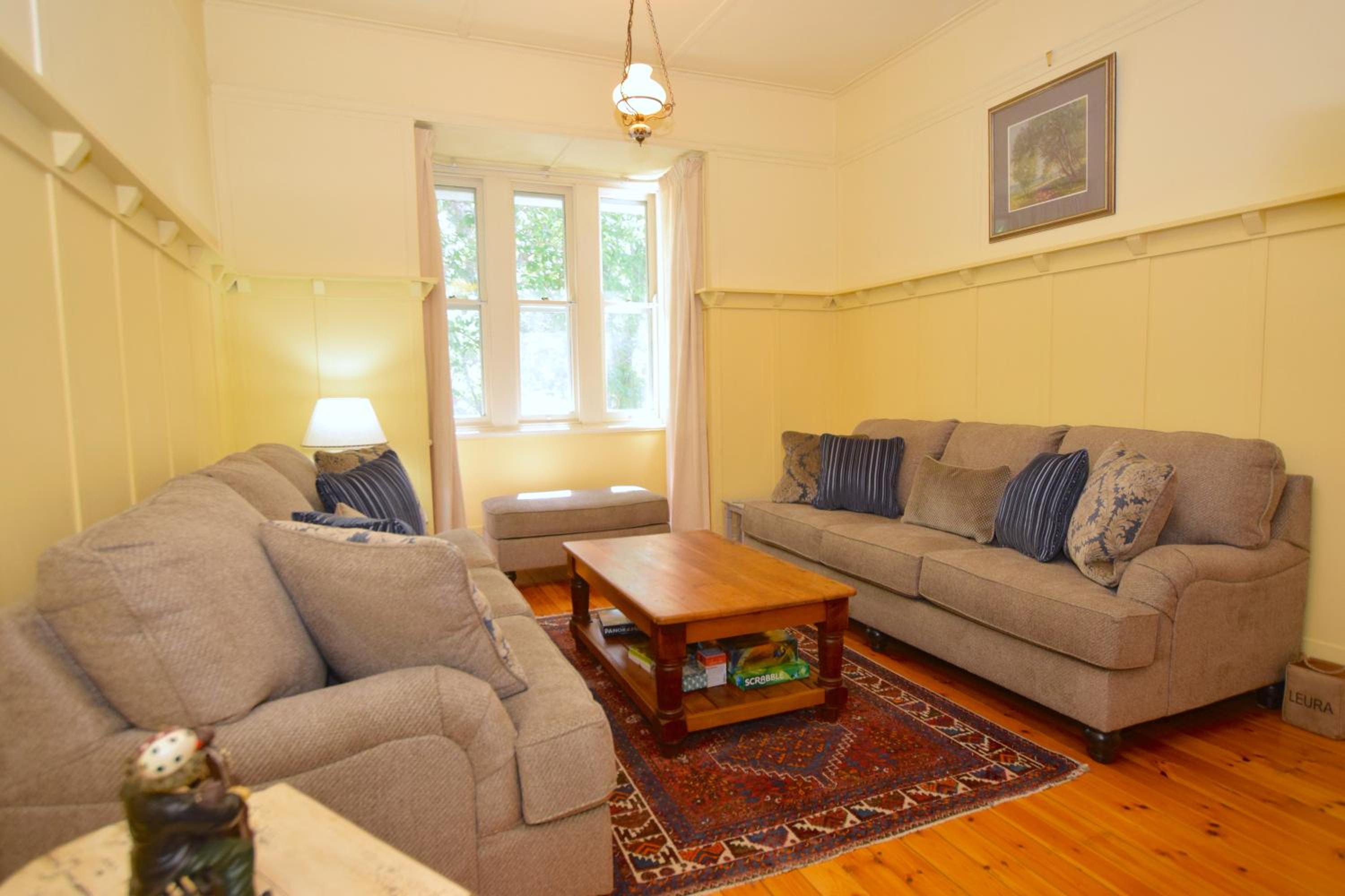 Mintie Cottage on Leura Mall