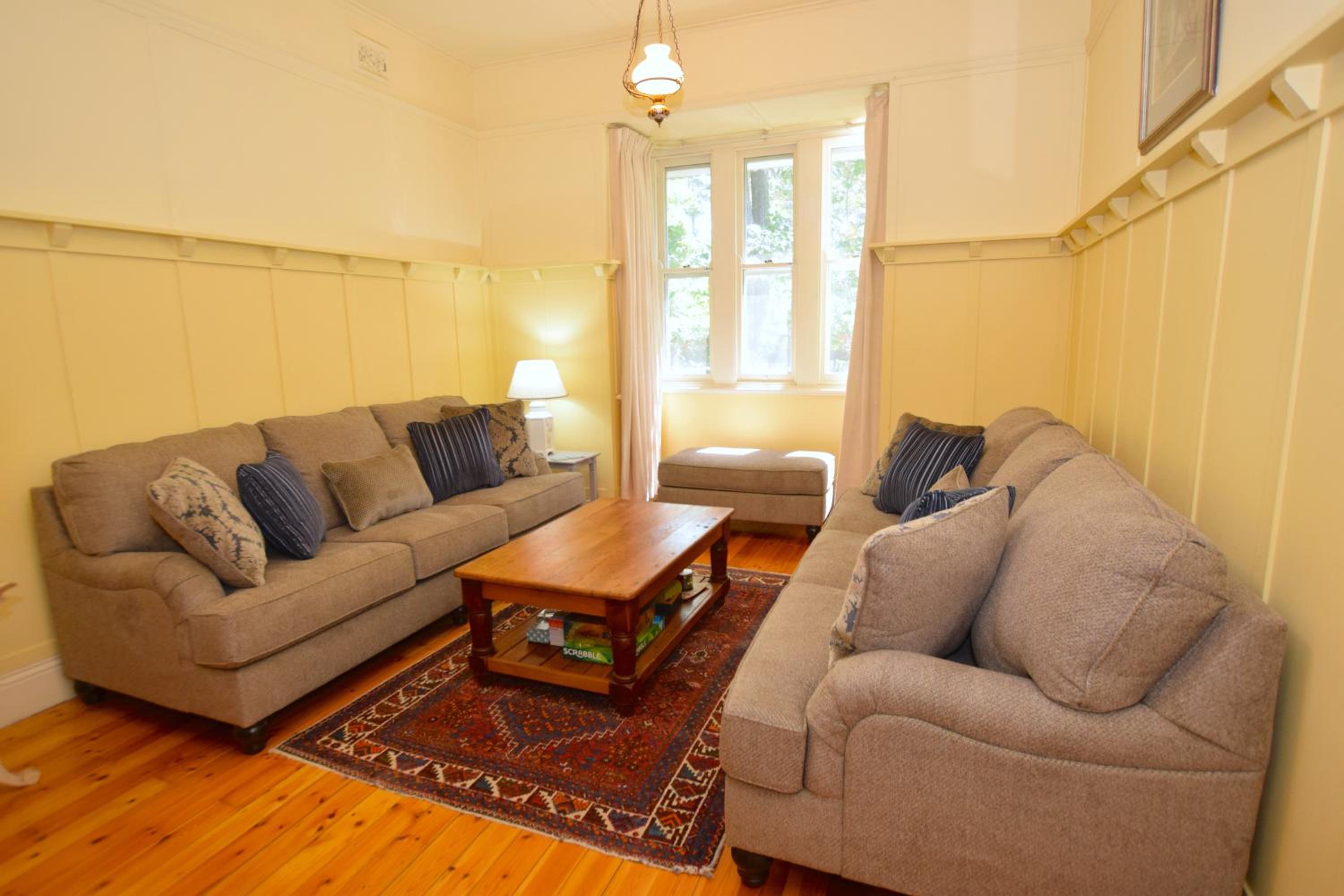 Mintie Cottage on Leura Mall