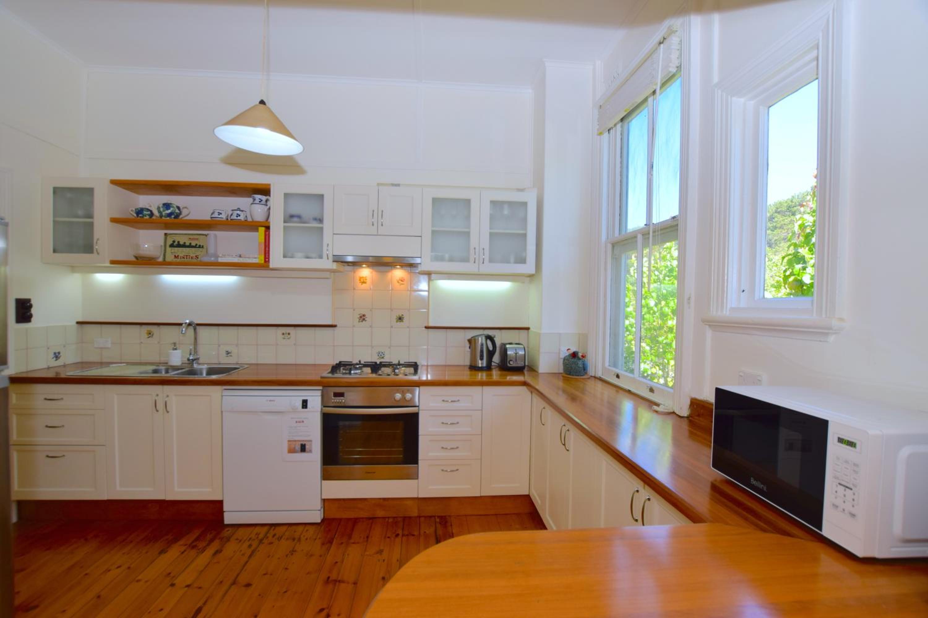 Mintie Cottage on Leura Mall