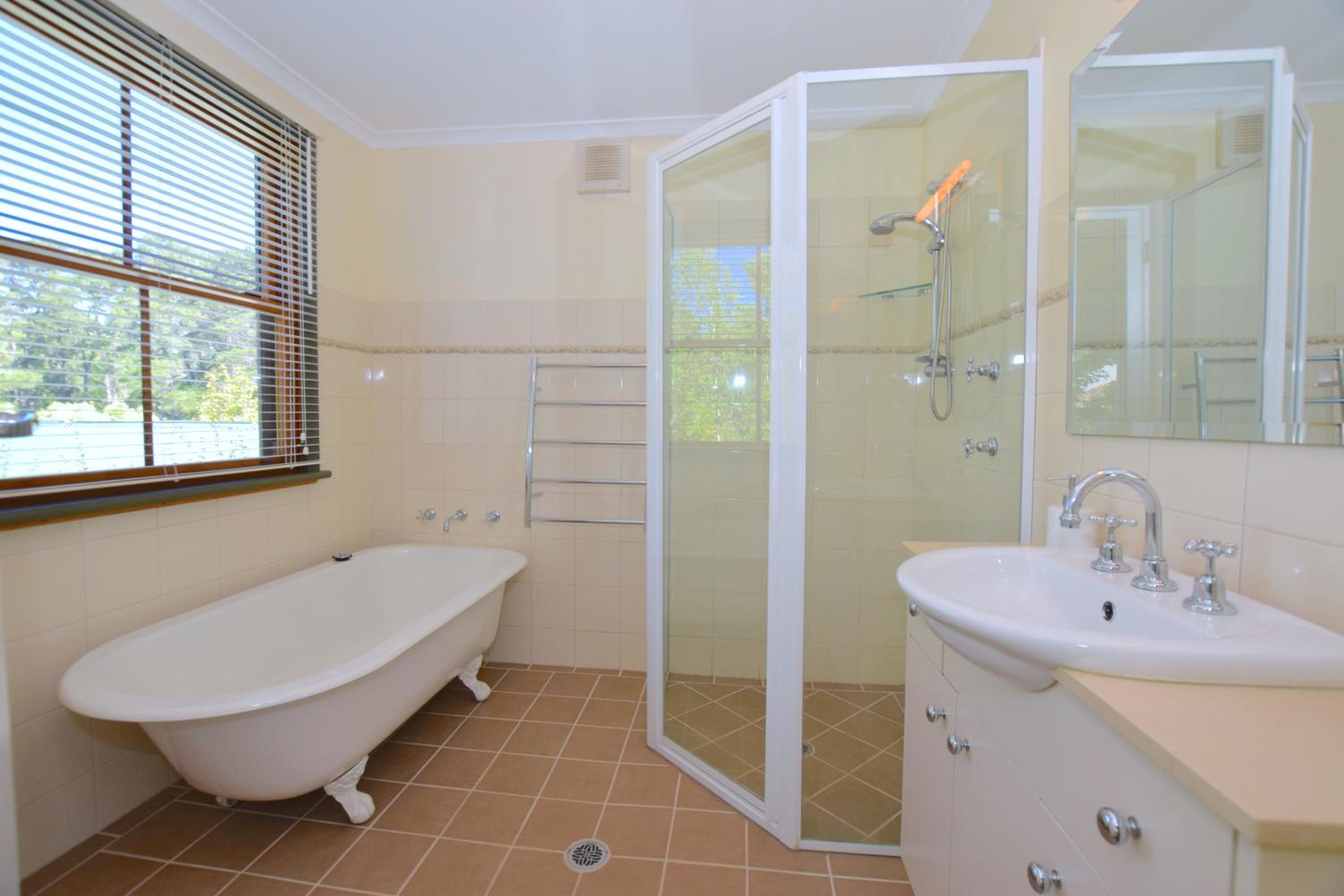 Mintie Cottage on Leura Mall
