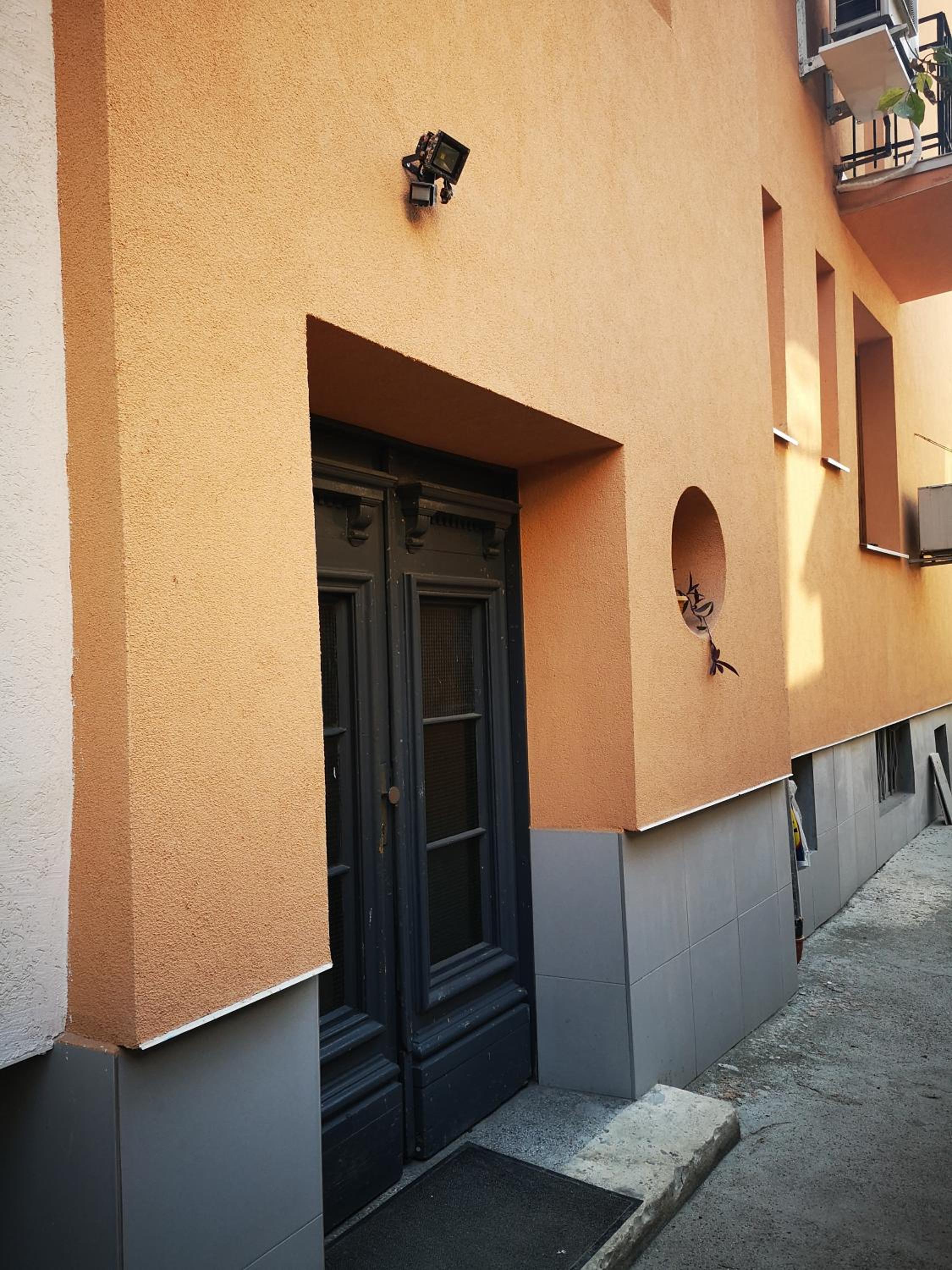 Serdika station, bright and cozy apartment