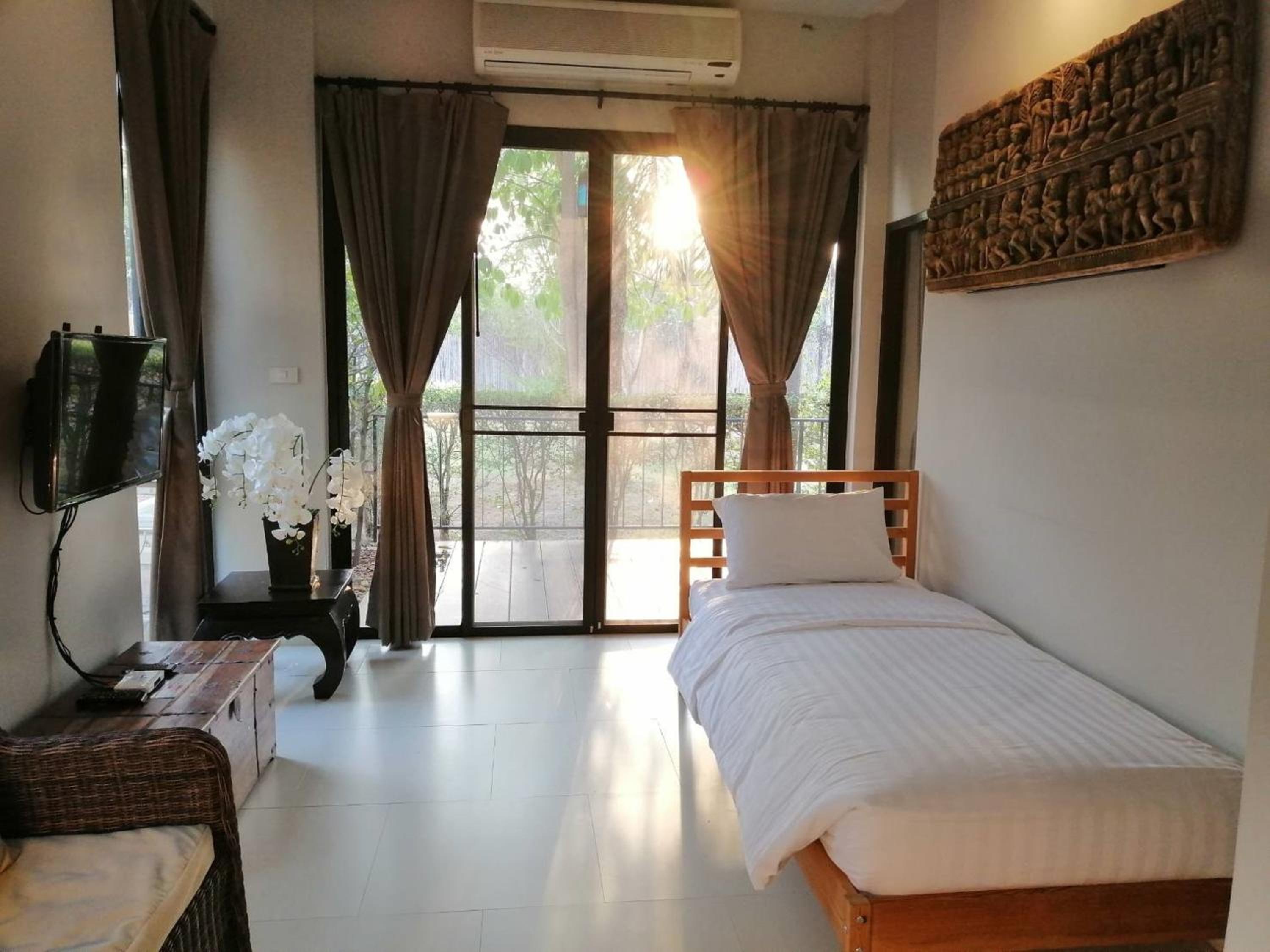 Tharaburi Resort