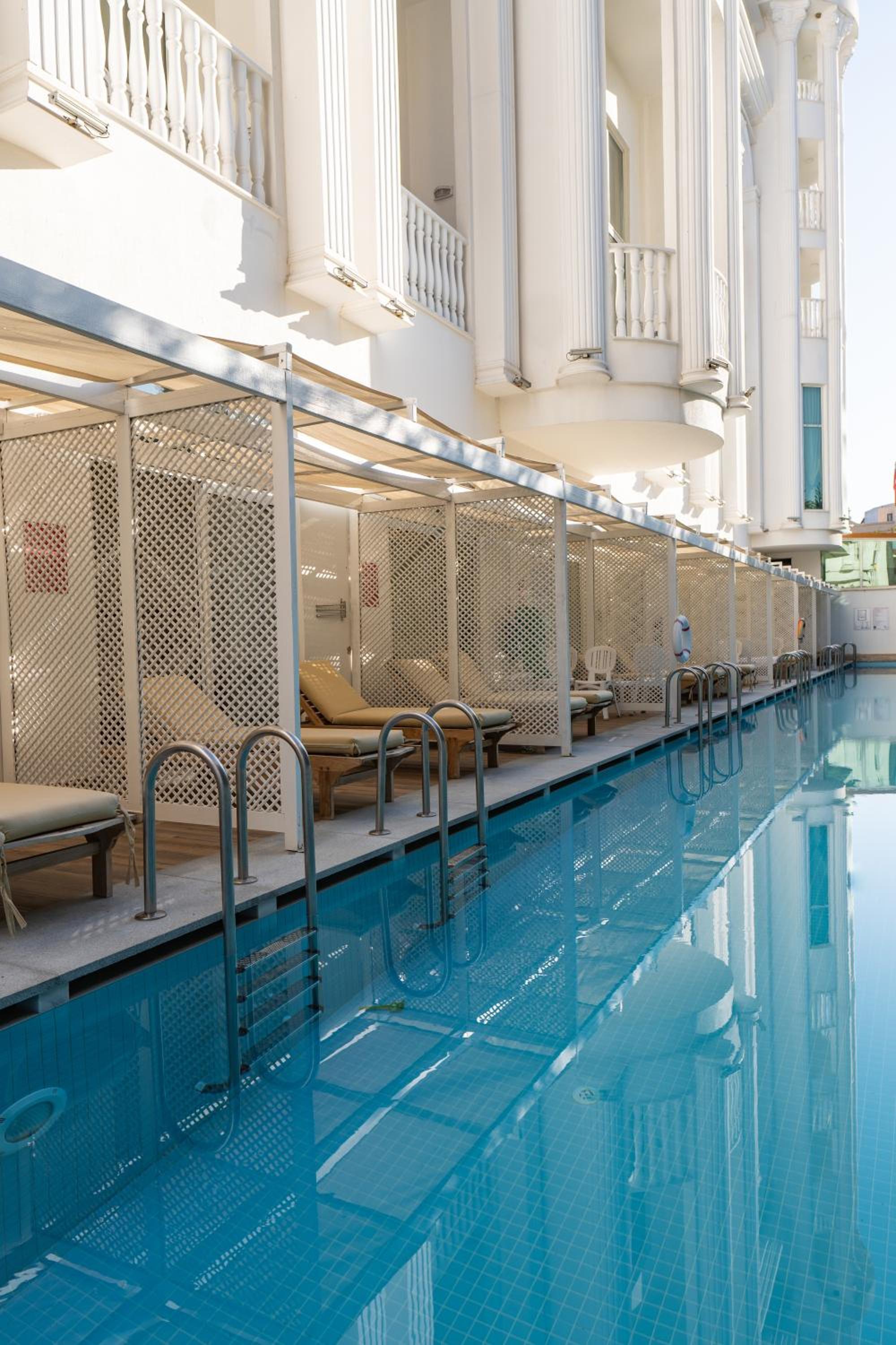 Side Royal Palace - Image 14