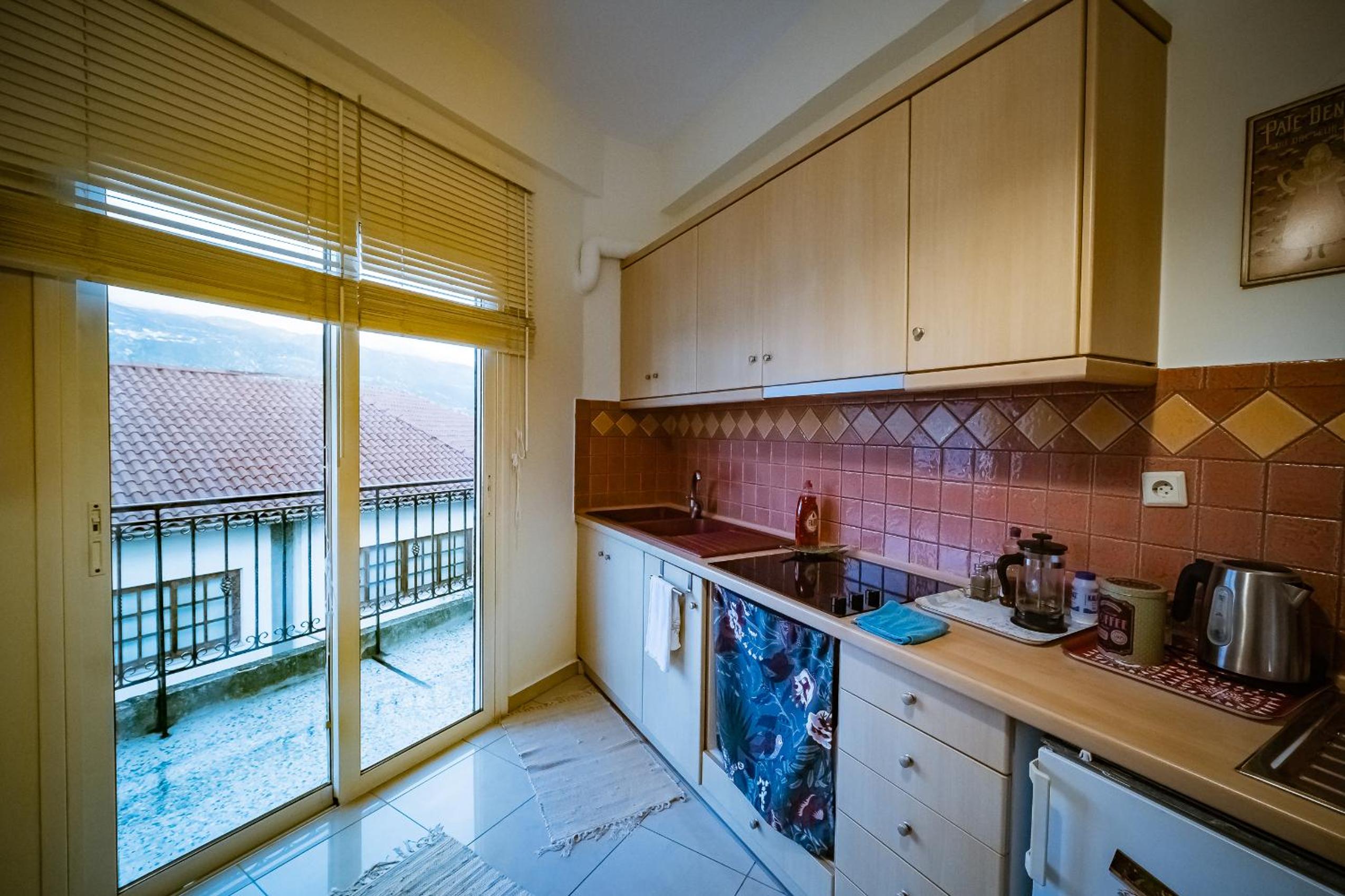 2 Bedrooms-Perfect Center Location-Amazing View view 4