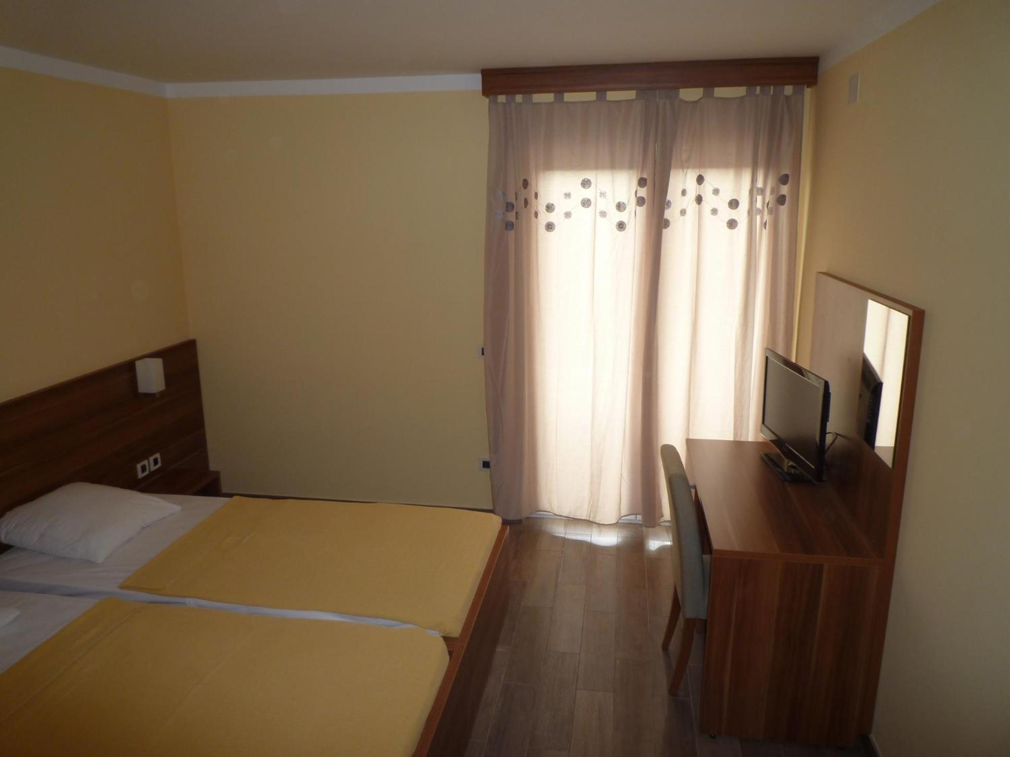 Photo 37