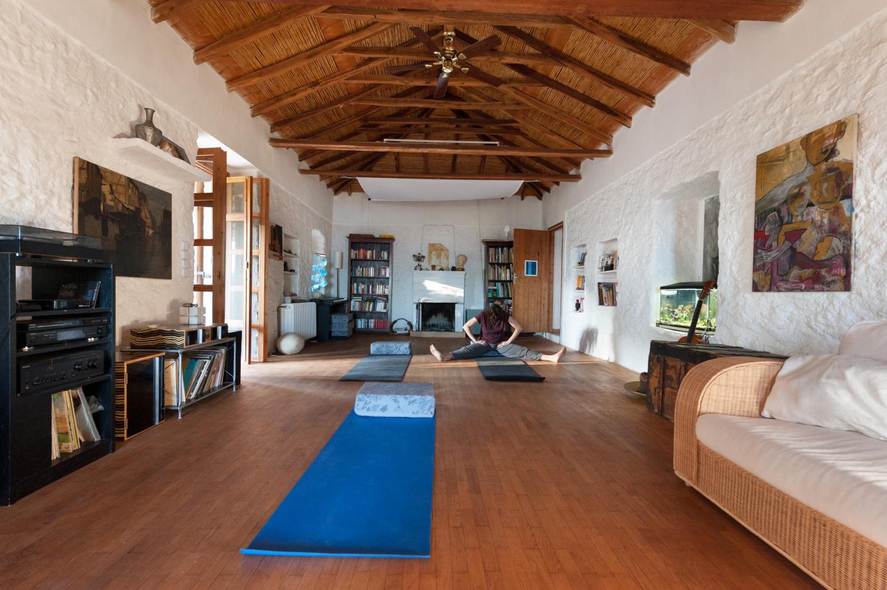 Studios Kyparissi & Spa view 5