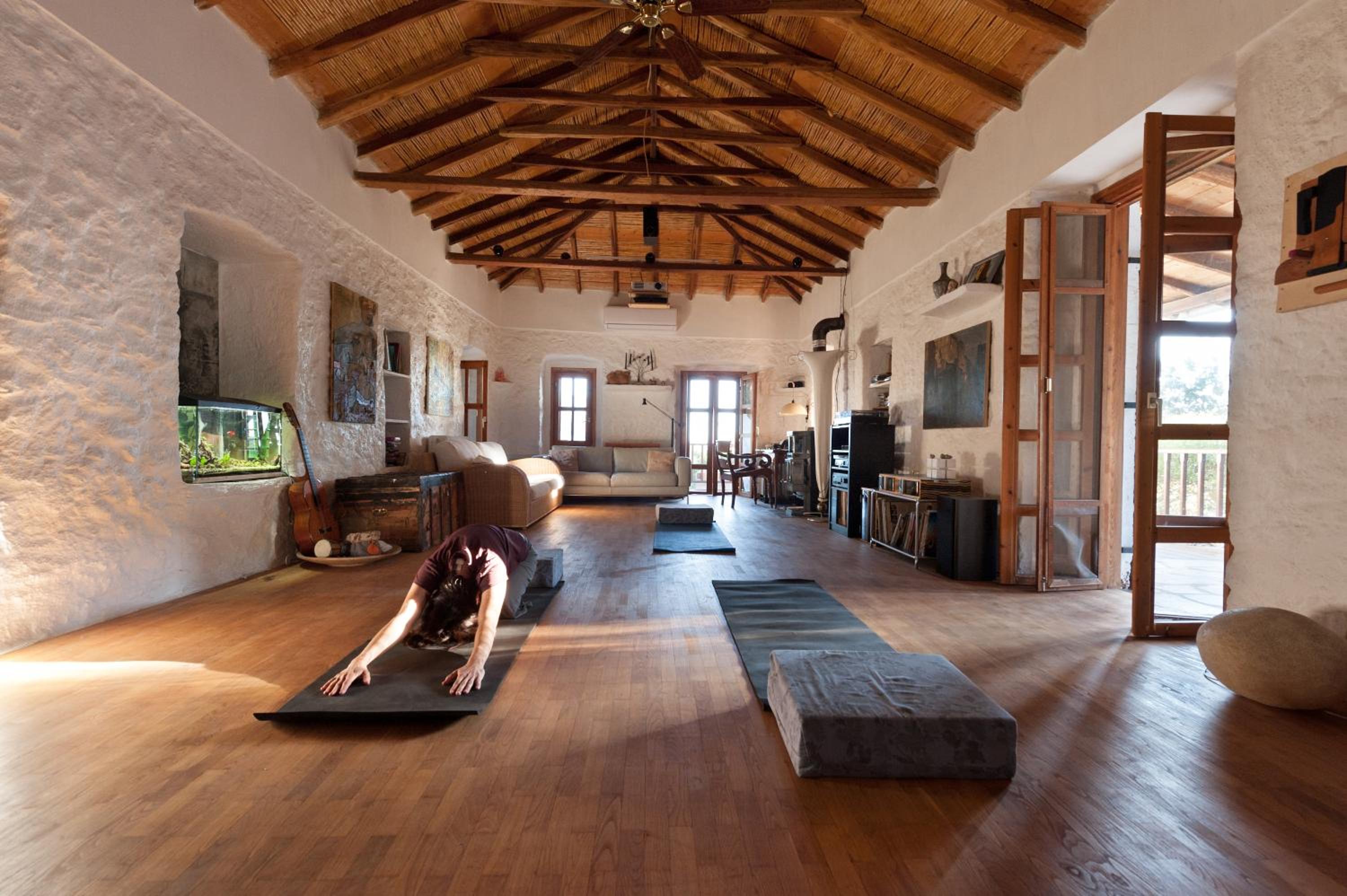 Studios Kyparissi & Spa view 4