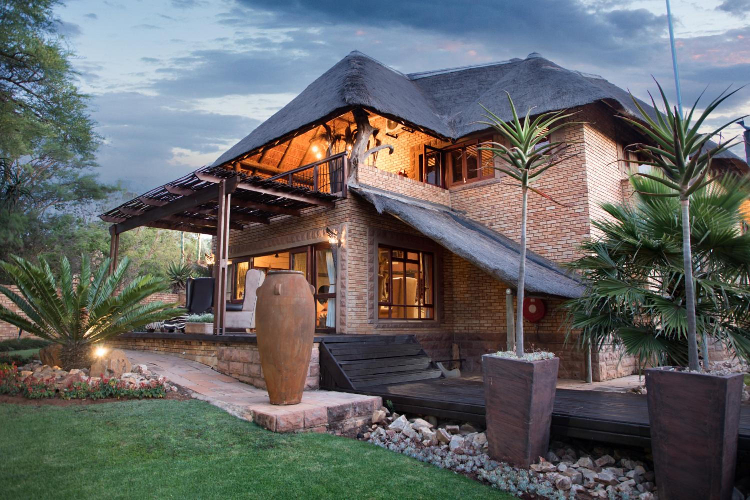 Wings and Water Guesthouse on 57 Nicklaus Street view 2