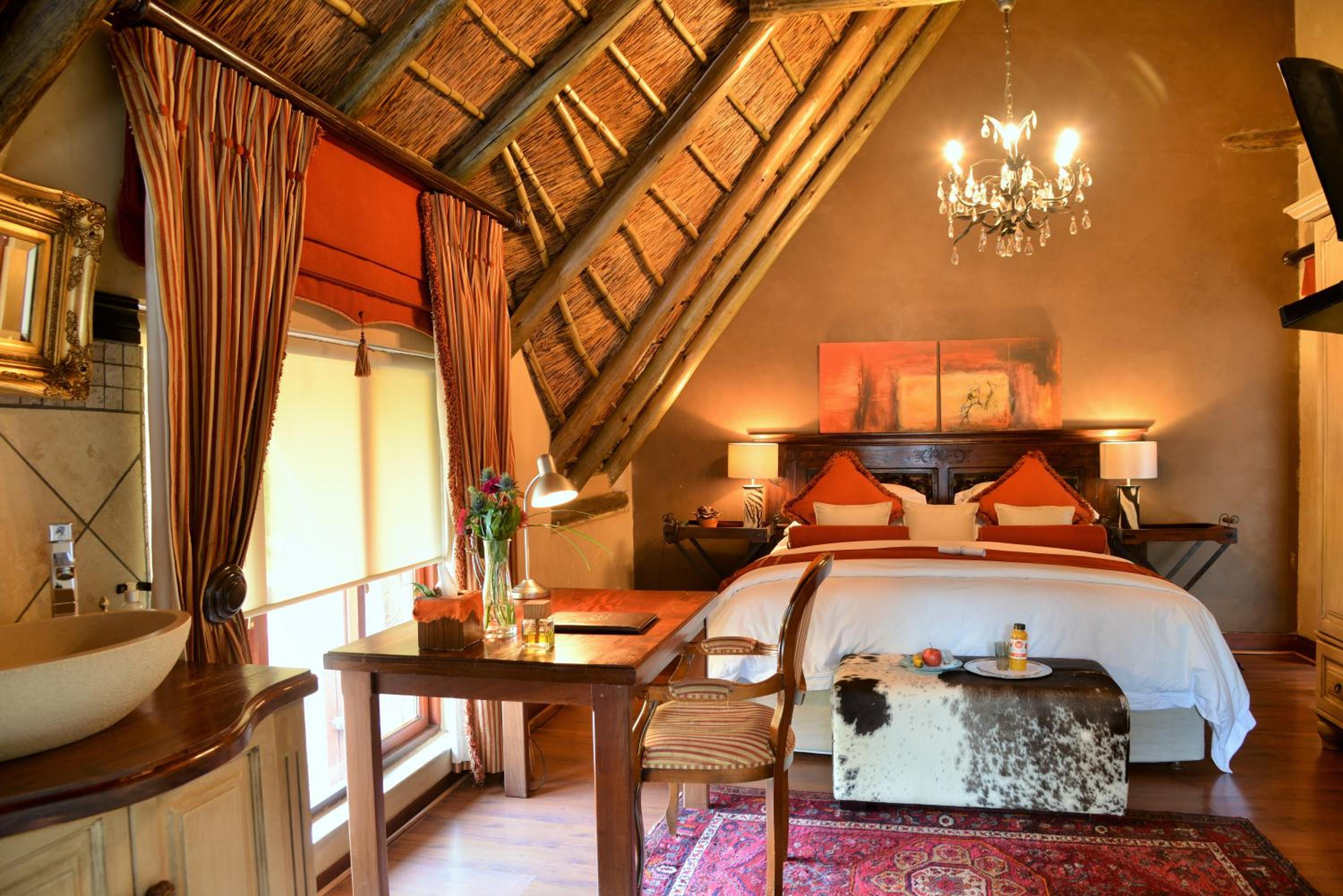 Wings and Water Guesthouse on 57 Nicklaus Street view 5