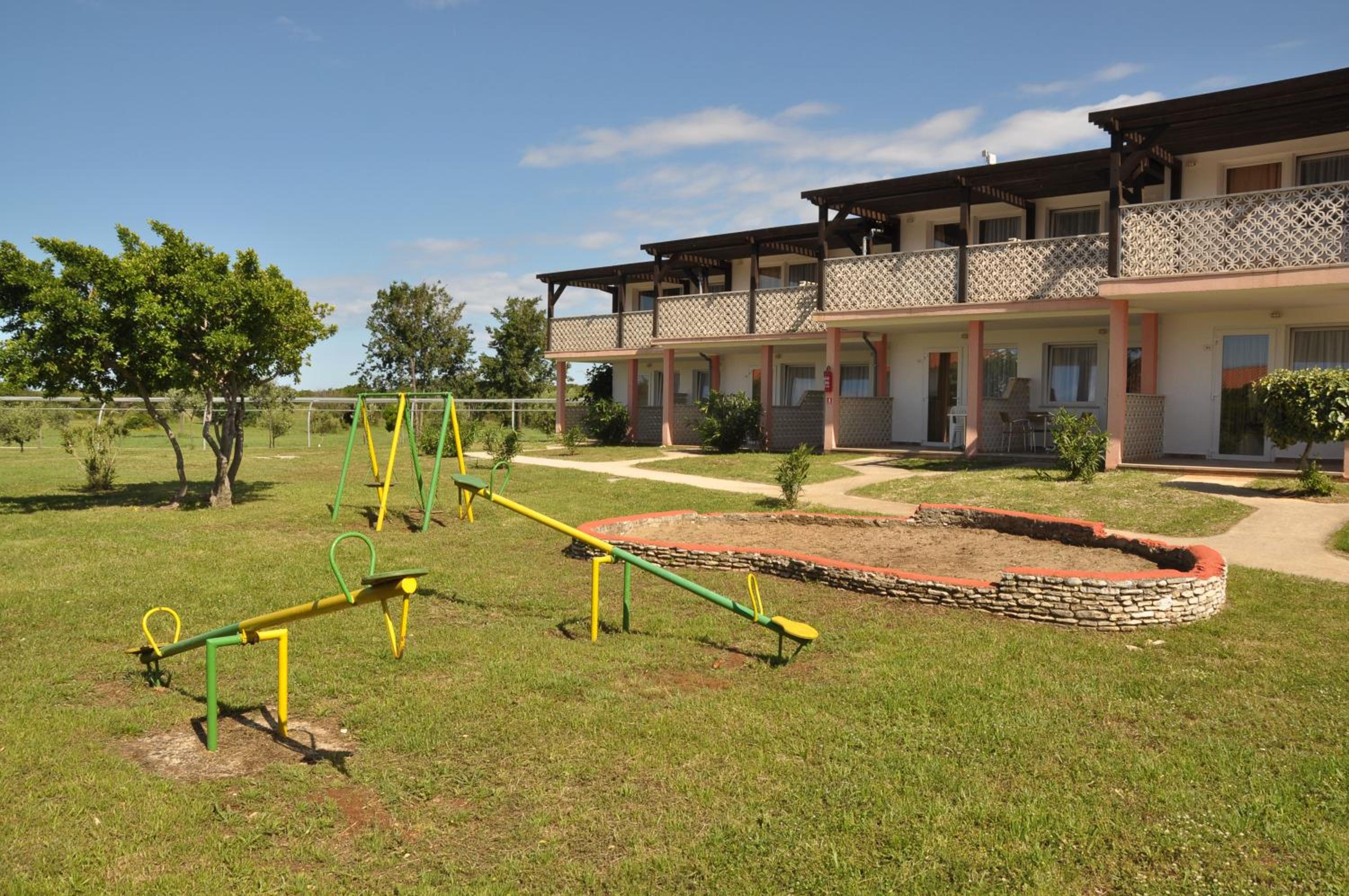 Kazela Apartments
