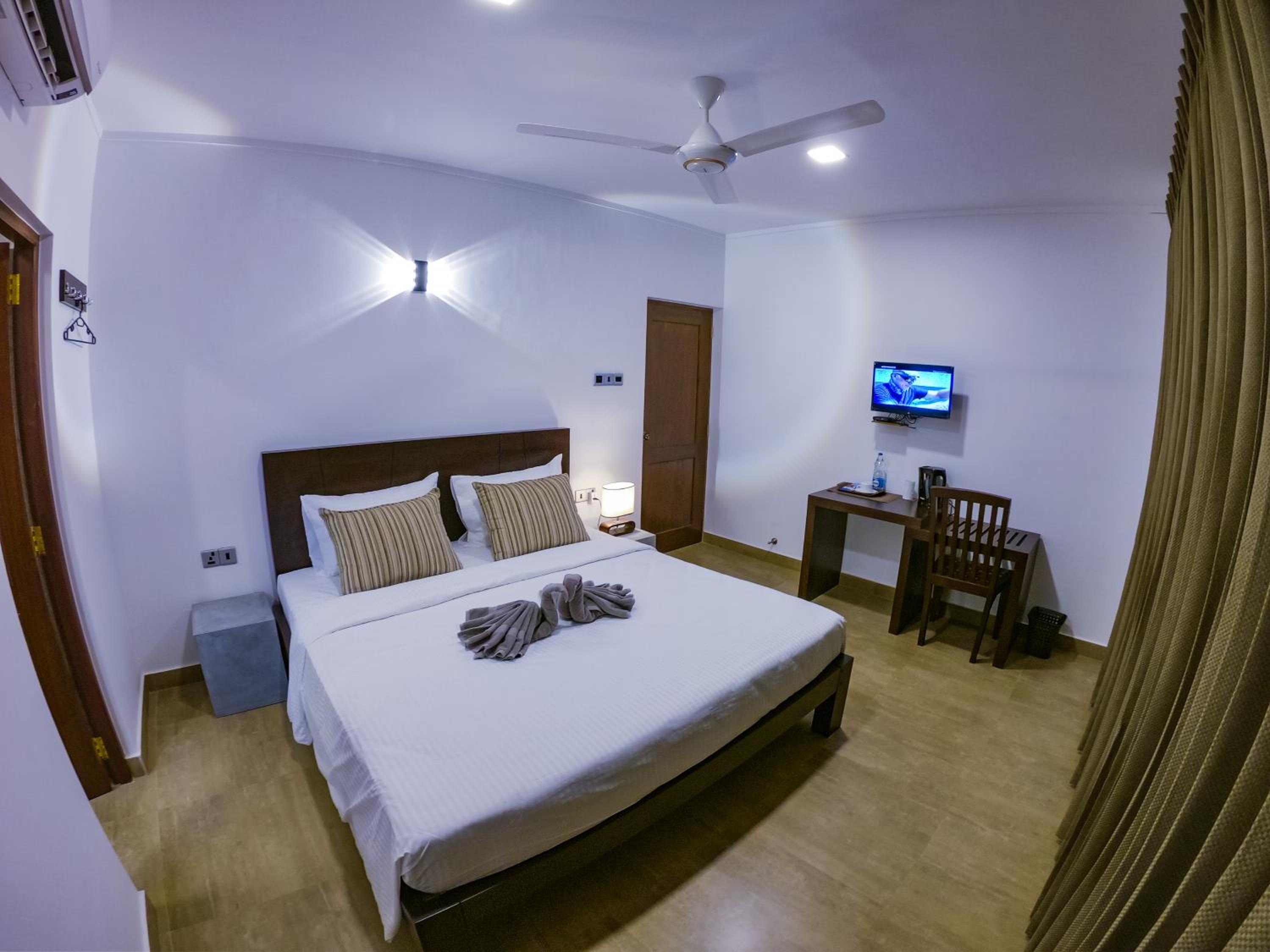 Hotel Bony's Holiday Inn Negombo - Image 1