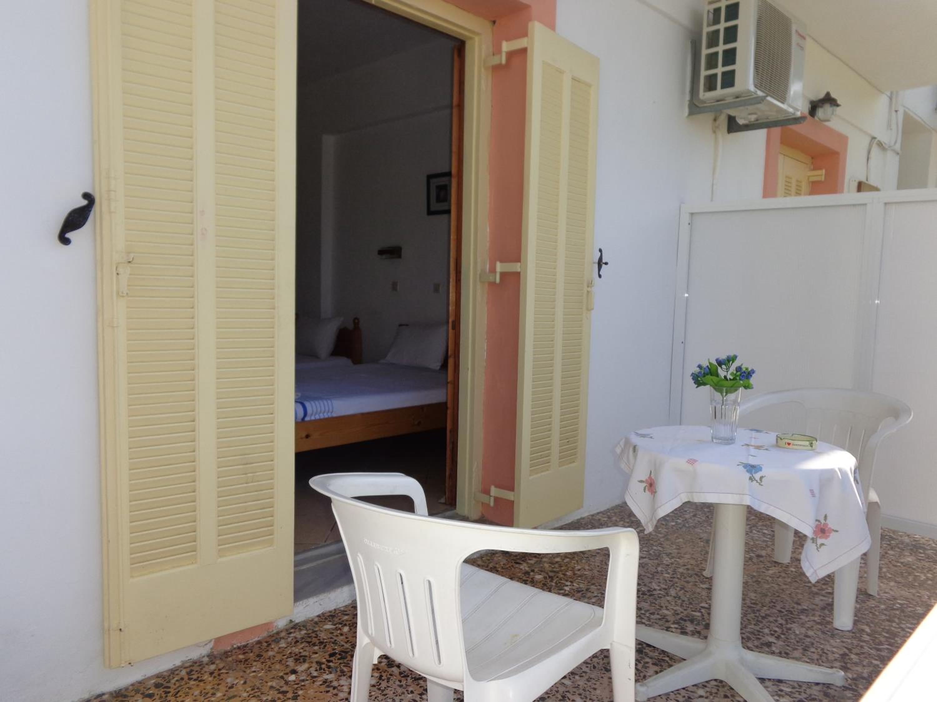 Anthi Studios & Apartments