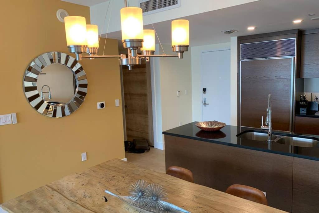 LUXURY ICON BRICKELL CONDO @46TH, SPA & GYM & POOL