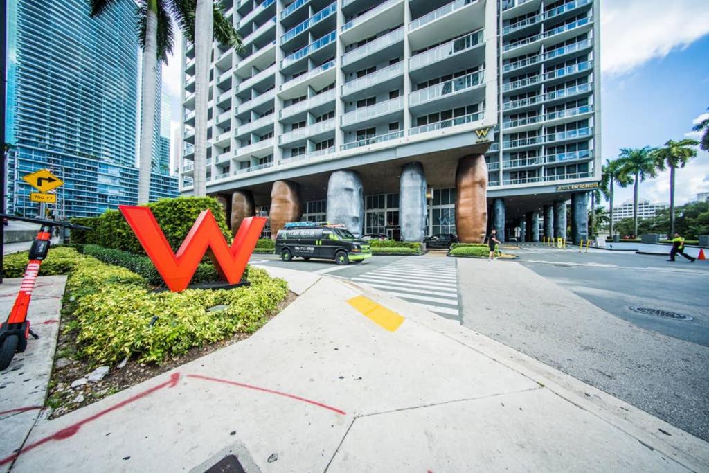 LUXURY ICON BRICKELL CONDO @46TH, SPA & GYM & POOL