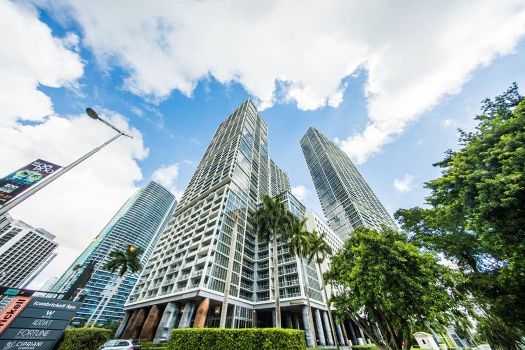 LUXURY ICON BRICKELL CONDO @46TH, SPA & GYM & POOL
