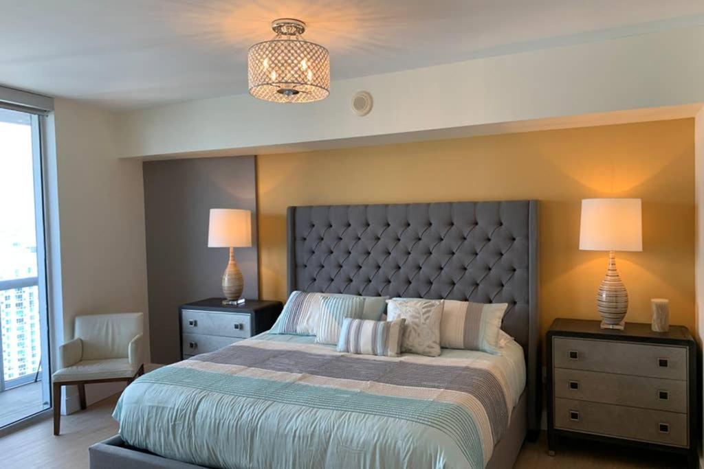 LUXURY ICON BRICKELL CONDO @46TH, SPA & GYM & POOL