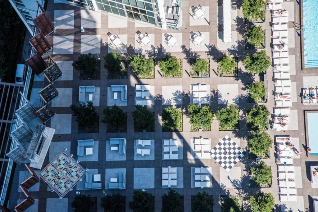 LUXURY ICON BRICKELL CONDO @46TH, SPA & GYM & POOL