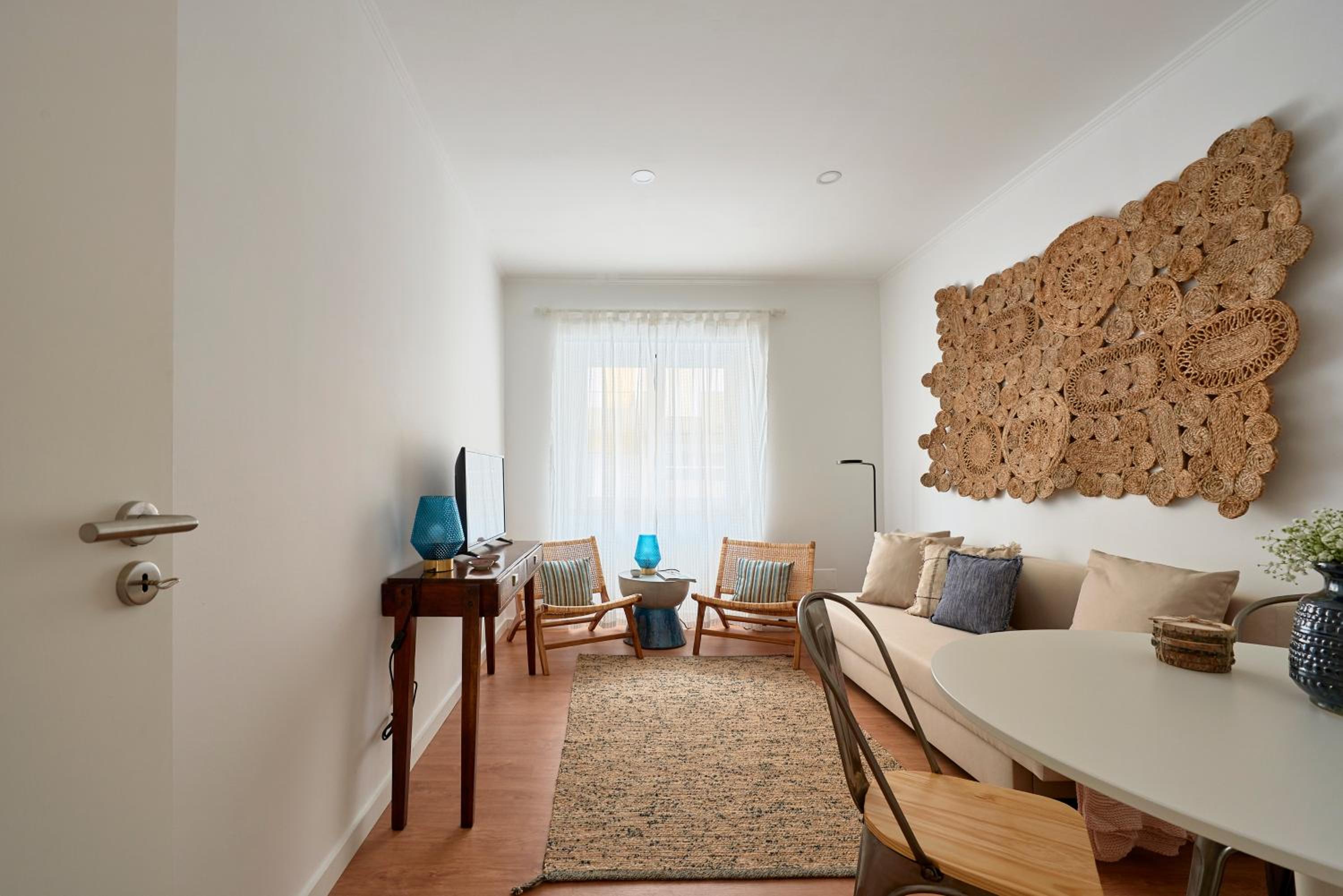 Belém Light Filled Apt With Patio, By TimeCooler view 5