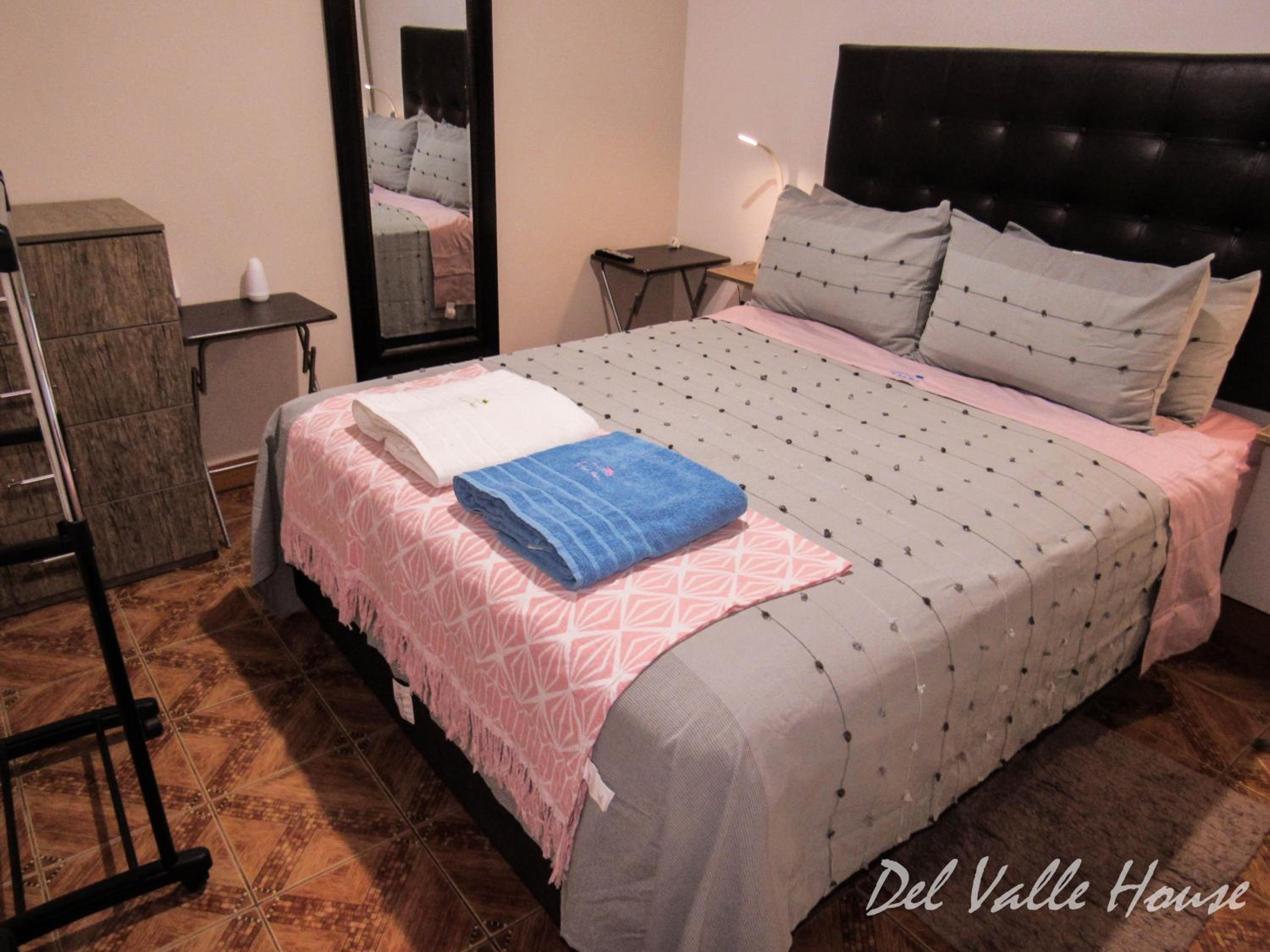 Del Valle House
