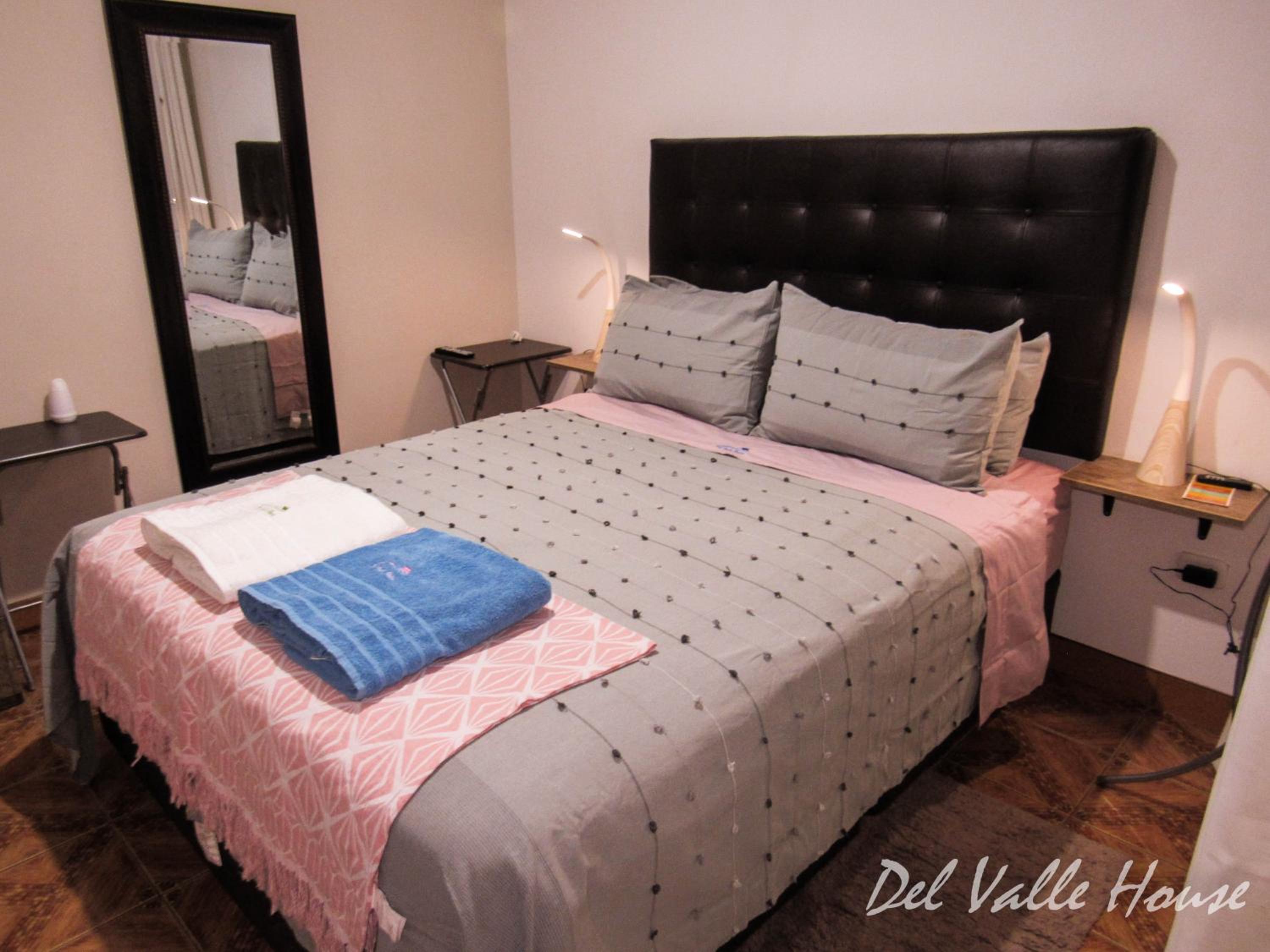 Del Valle House