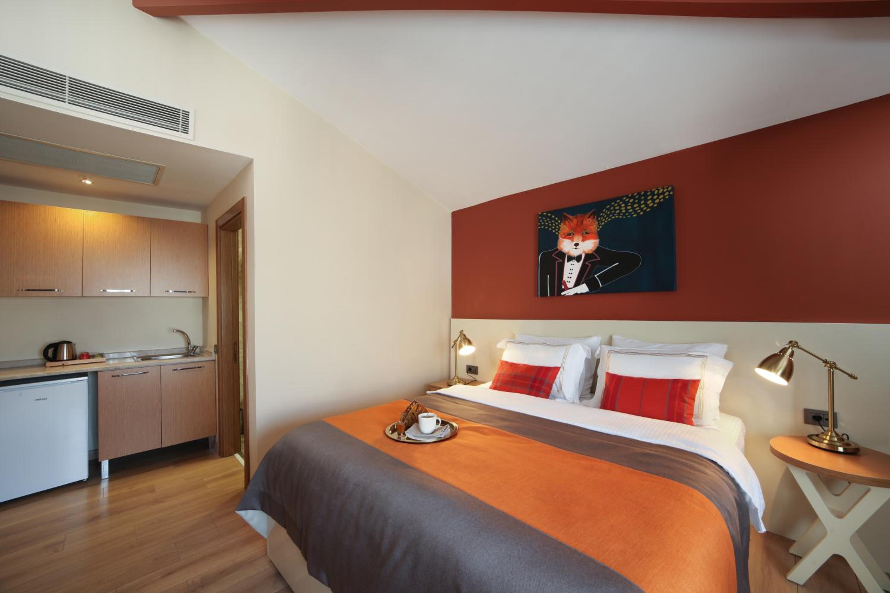 The Fox Otel - Image 19