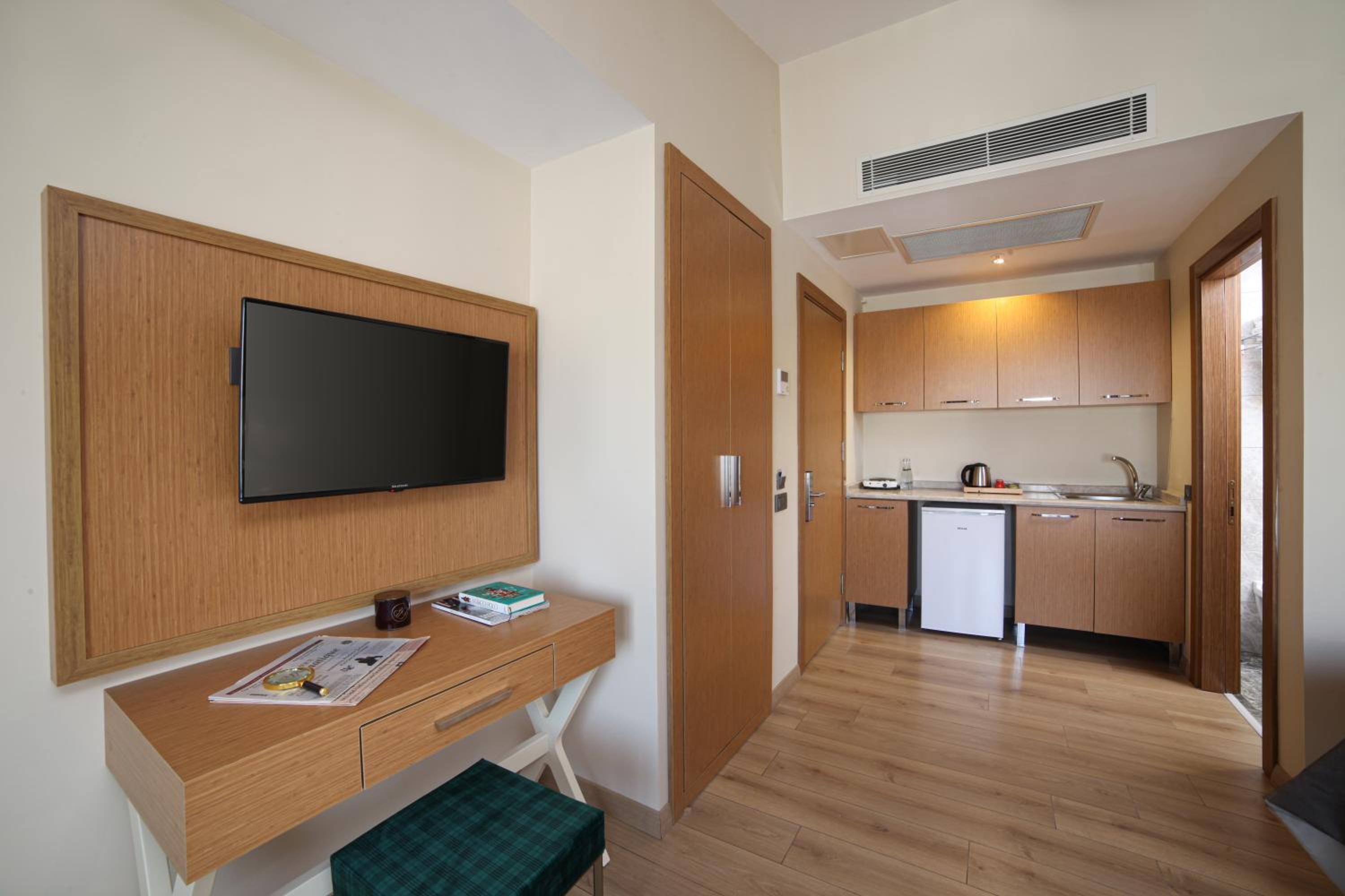 The Fox Otel - Image 70