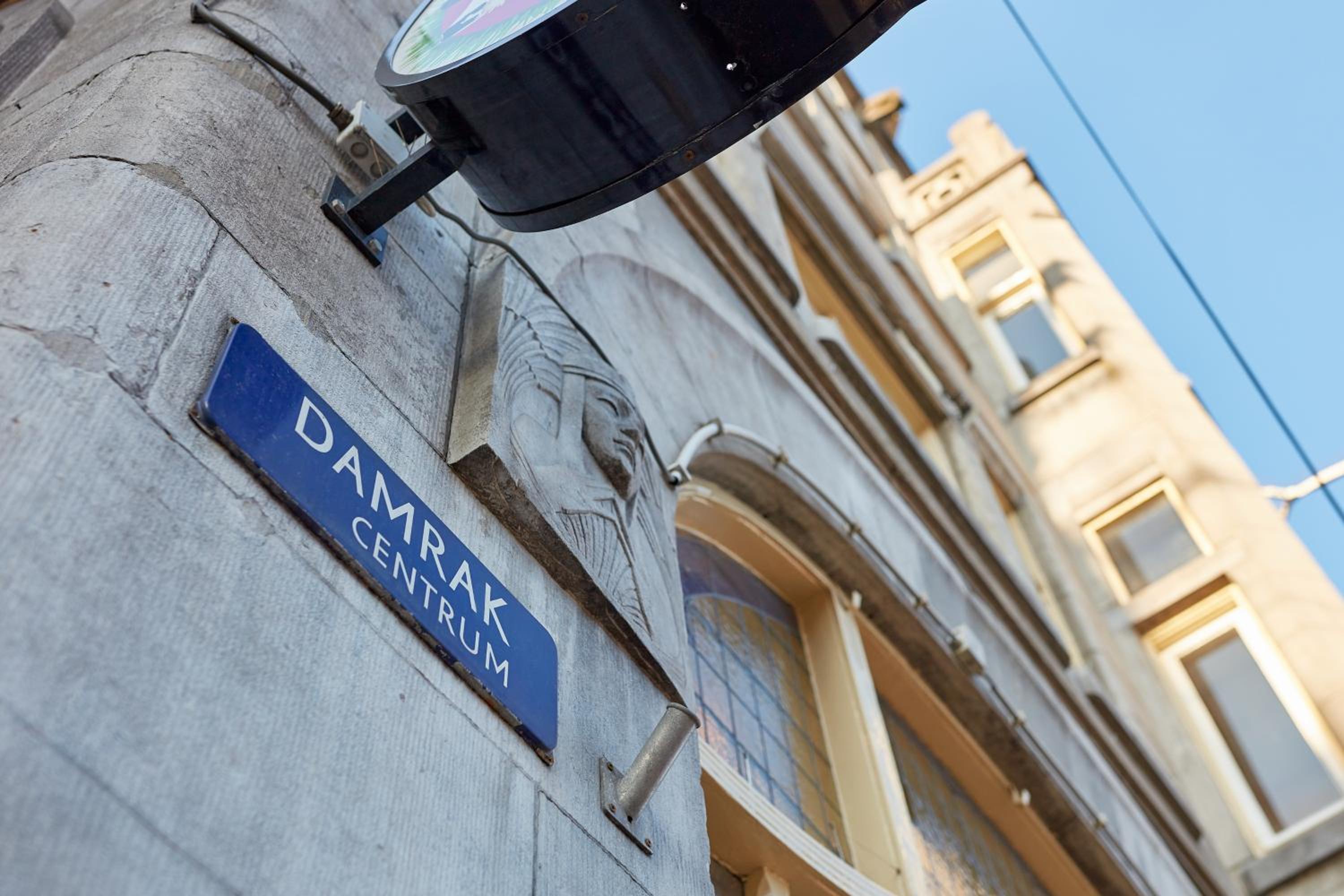 Damrak Short Stay Amsterdam