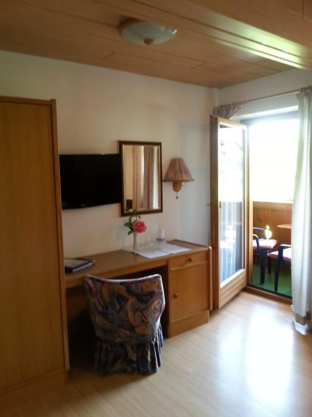 Photo 43