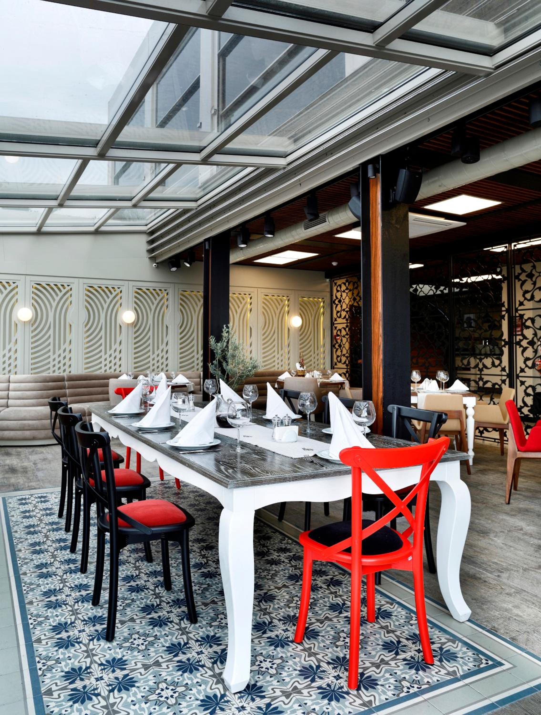 Darkhill Otel - Image 10