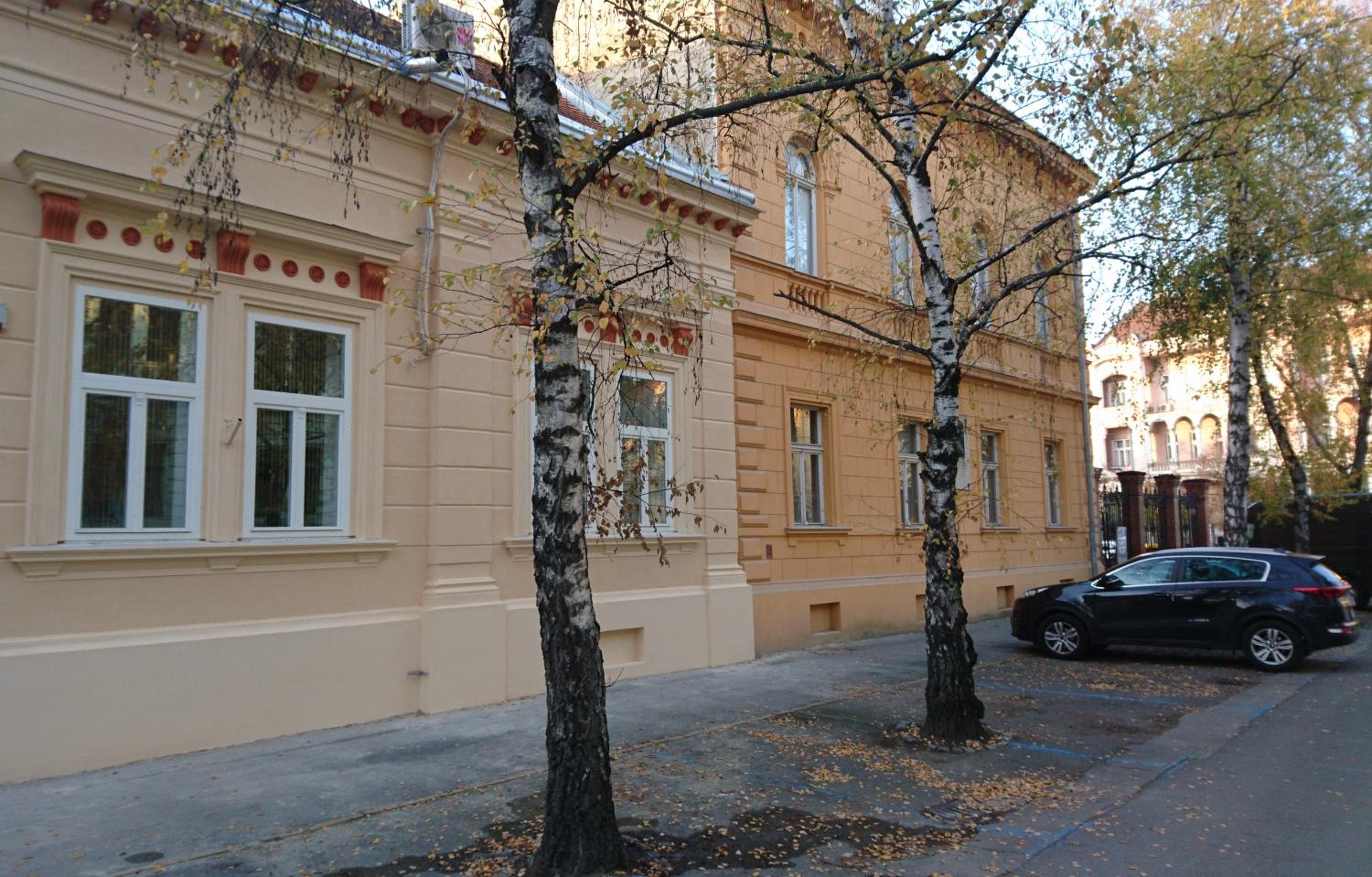 Konzul -Top apartment, strict center, parking view 2