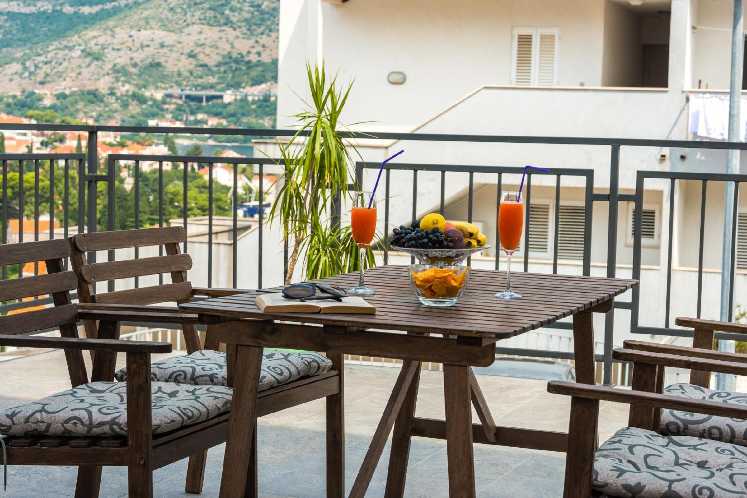 Apartments Marivo Lapad