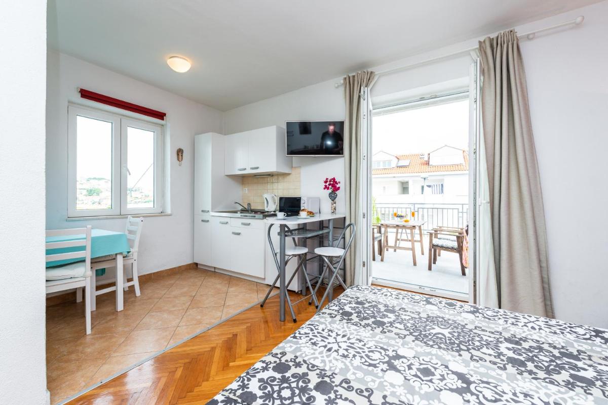 Apartments Marivo Lapad