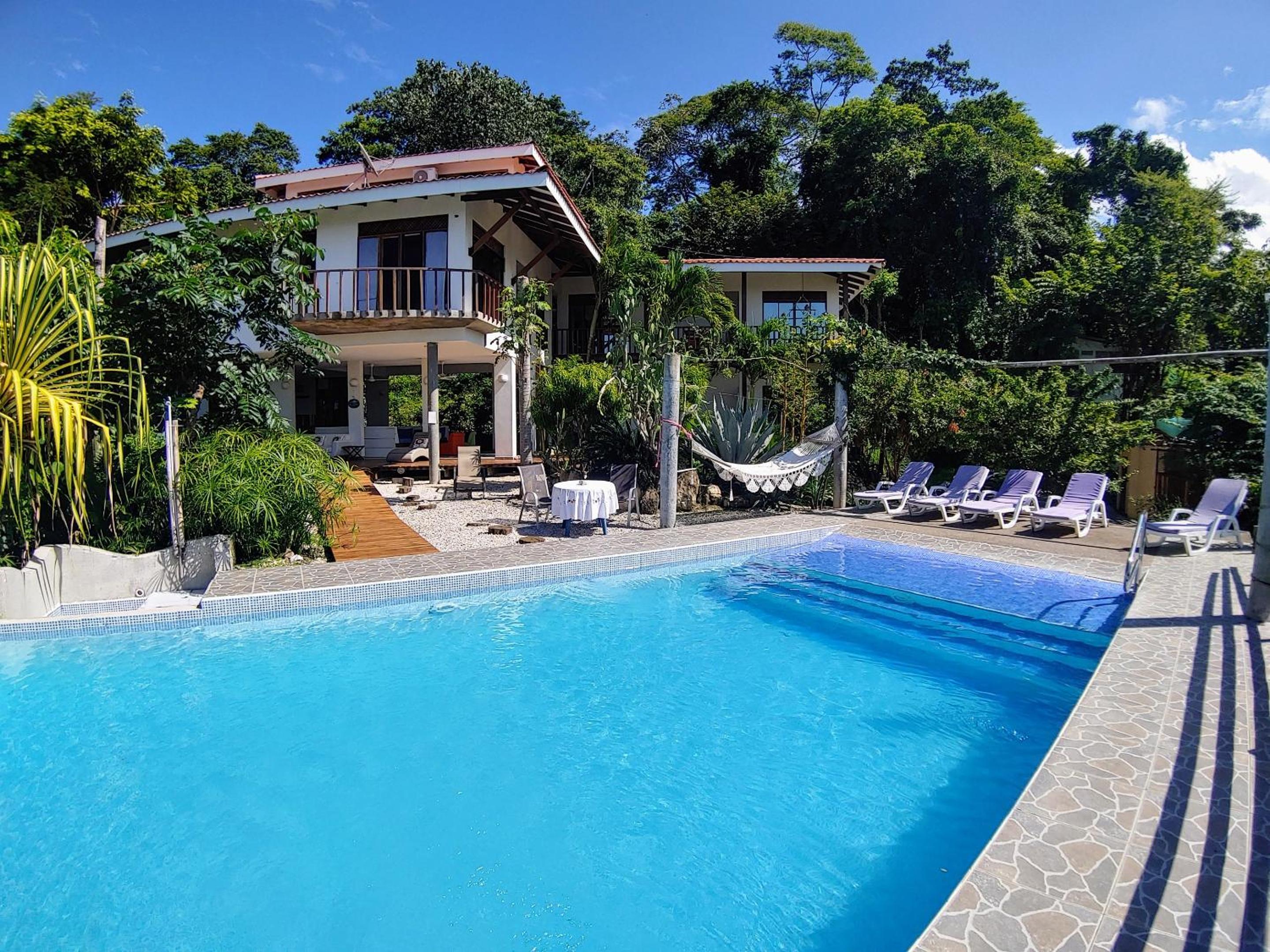 Casa Luna - Private Villa with Ocean View, Pool, AC, Wi-Fi