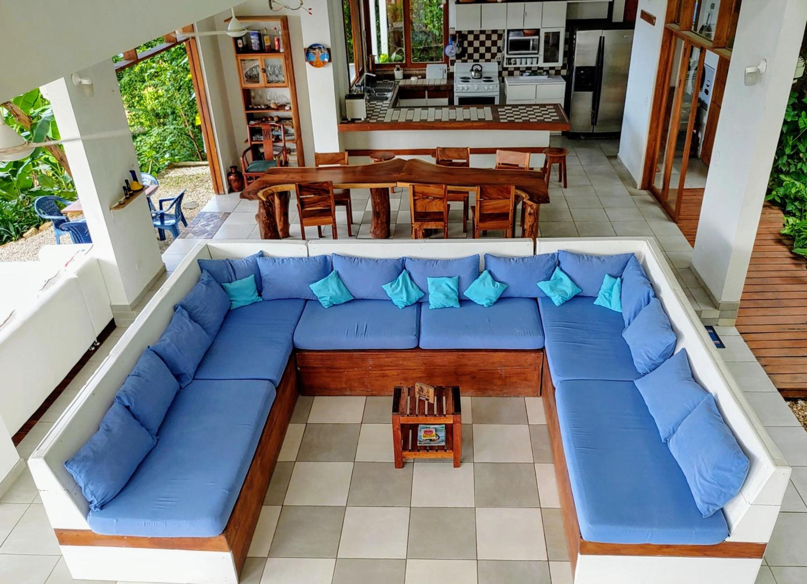 Casa Luna - Private Villa with Ocean View, Pool, AC, Wi-Fi