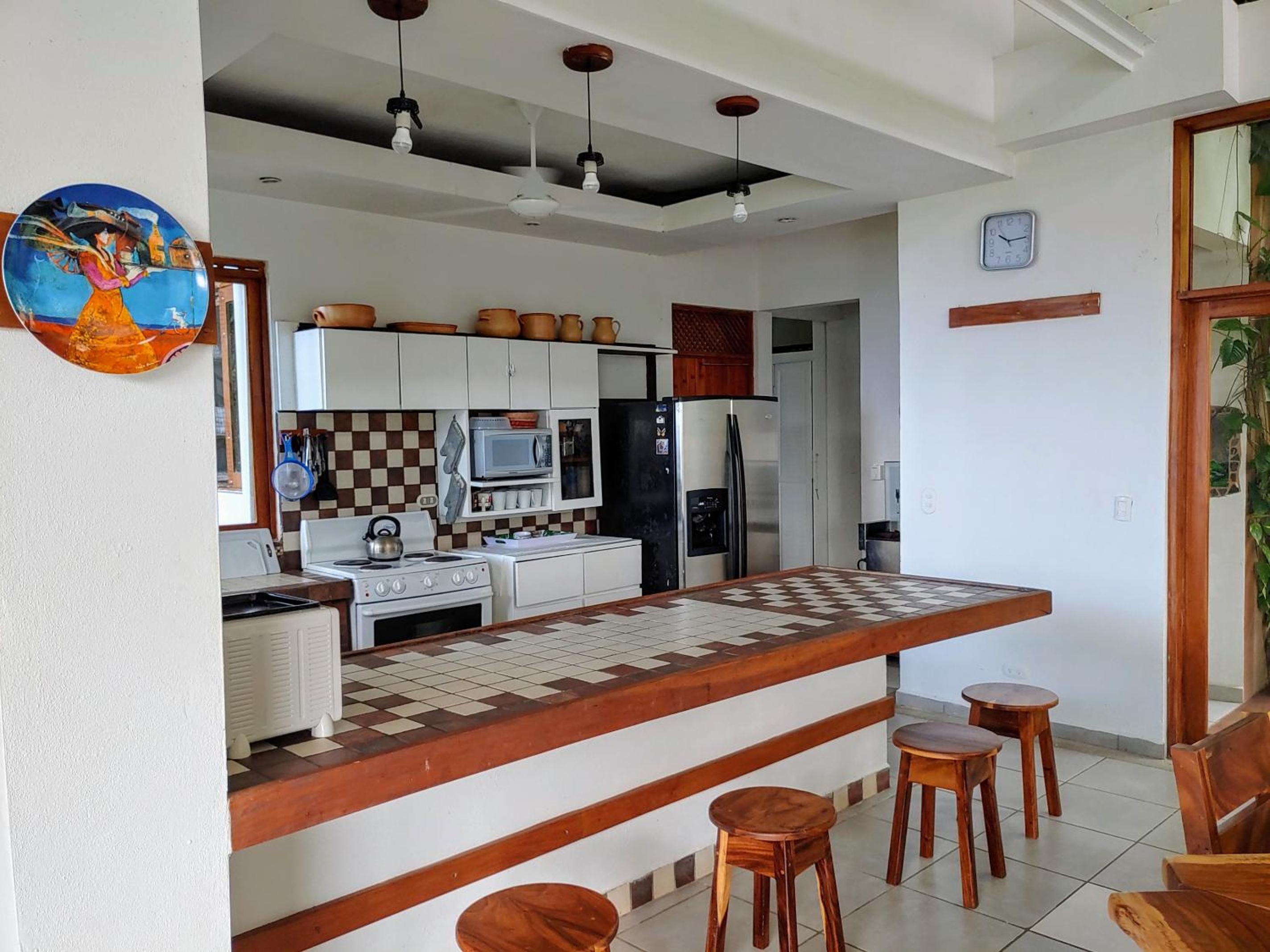 Casa Luna - Private Villa with Ocean View, Pool, AC, Wi-Fi