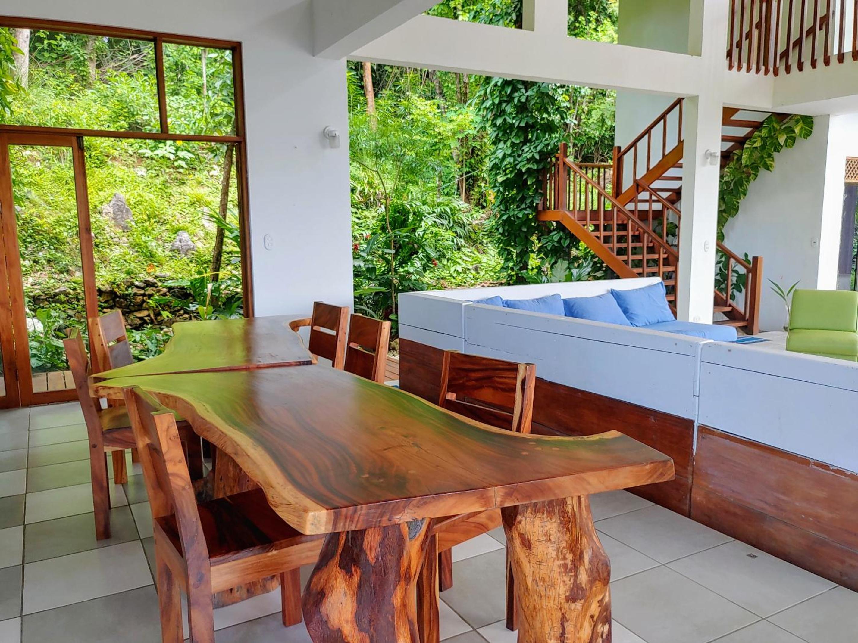 Casa Luna - Private Villa with Ocean View, Pool, AC, Wi-Fi