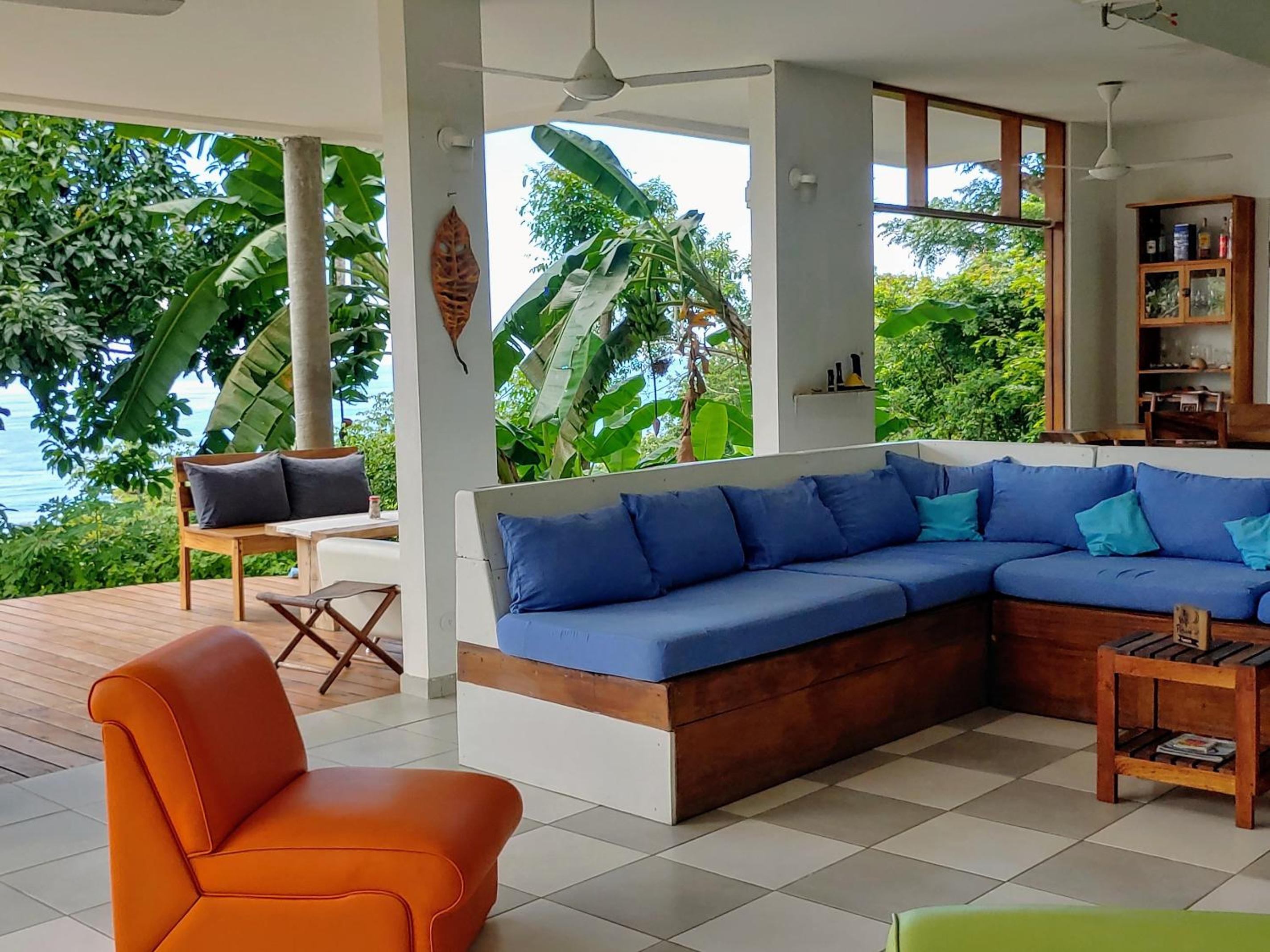 Casa Luna - Private Villa with Ocean View, Pool, AC, Wi-Fi