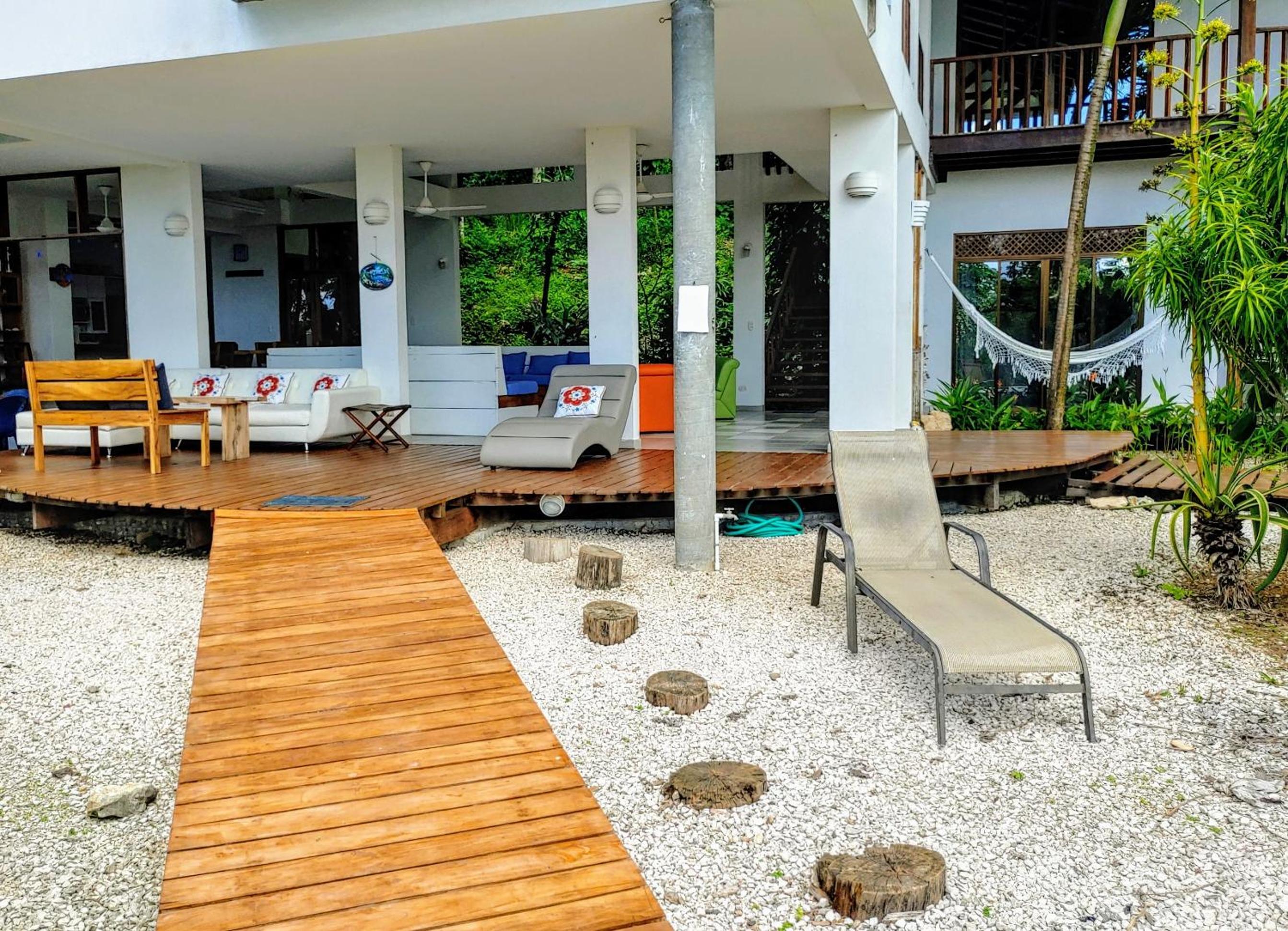 Casa Luna - Private Villa with Ocean View, Pool, AC, Wi-Fi