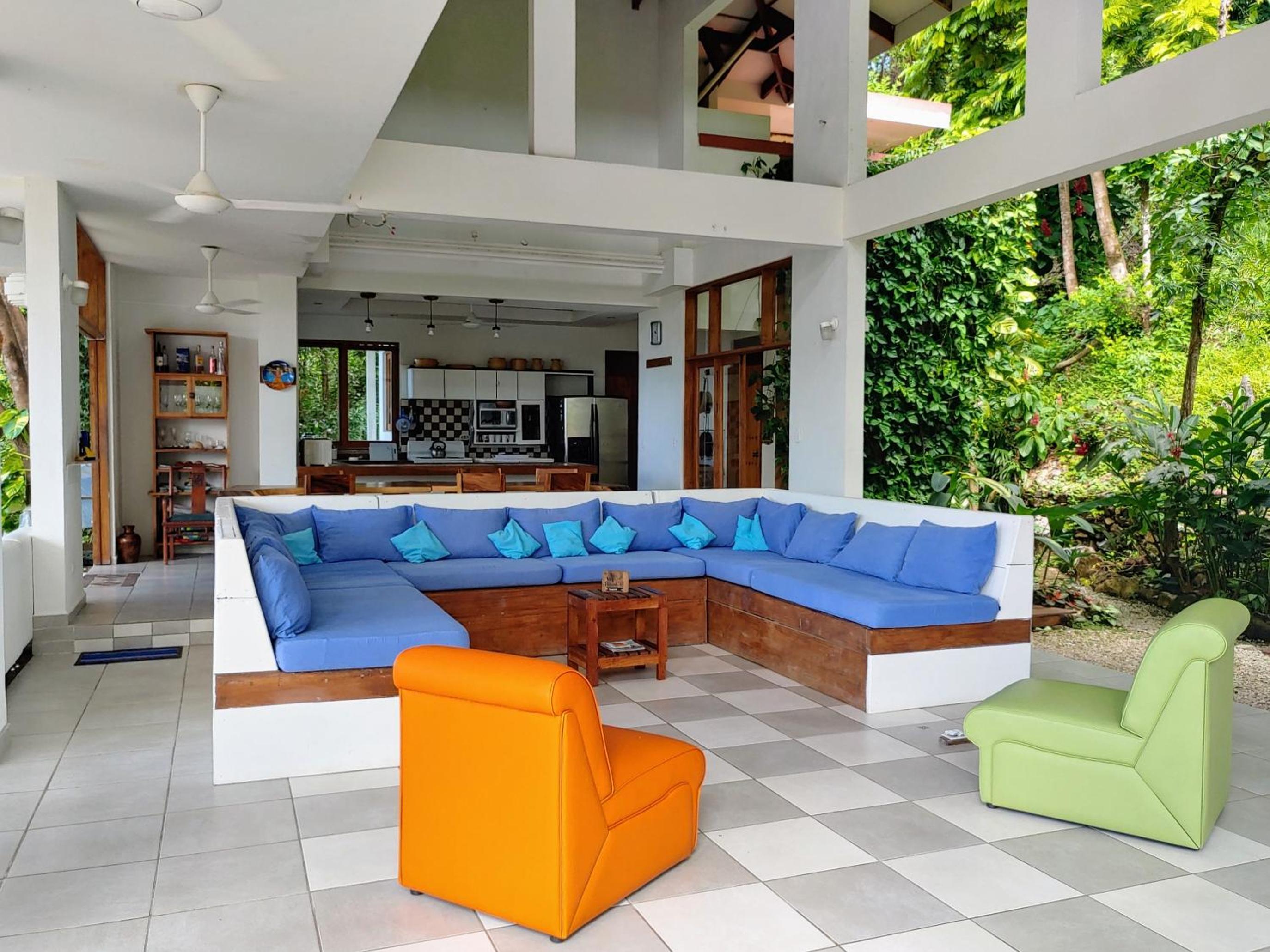 Casa Luna - Private Villa with Ocean View, Pool, AC, Wi-Fi