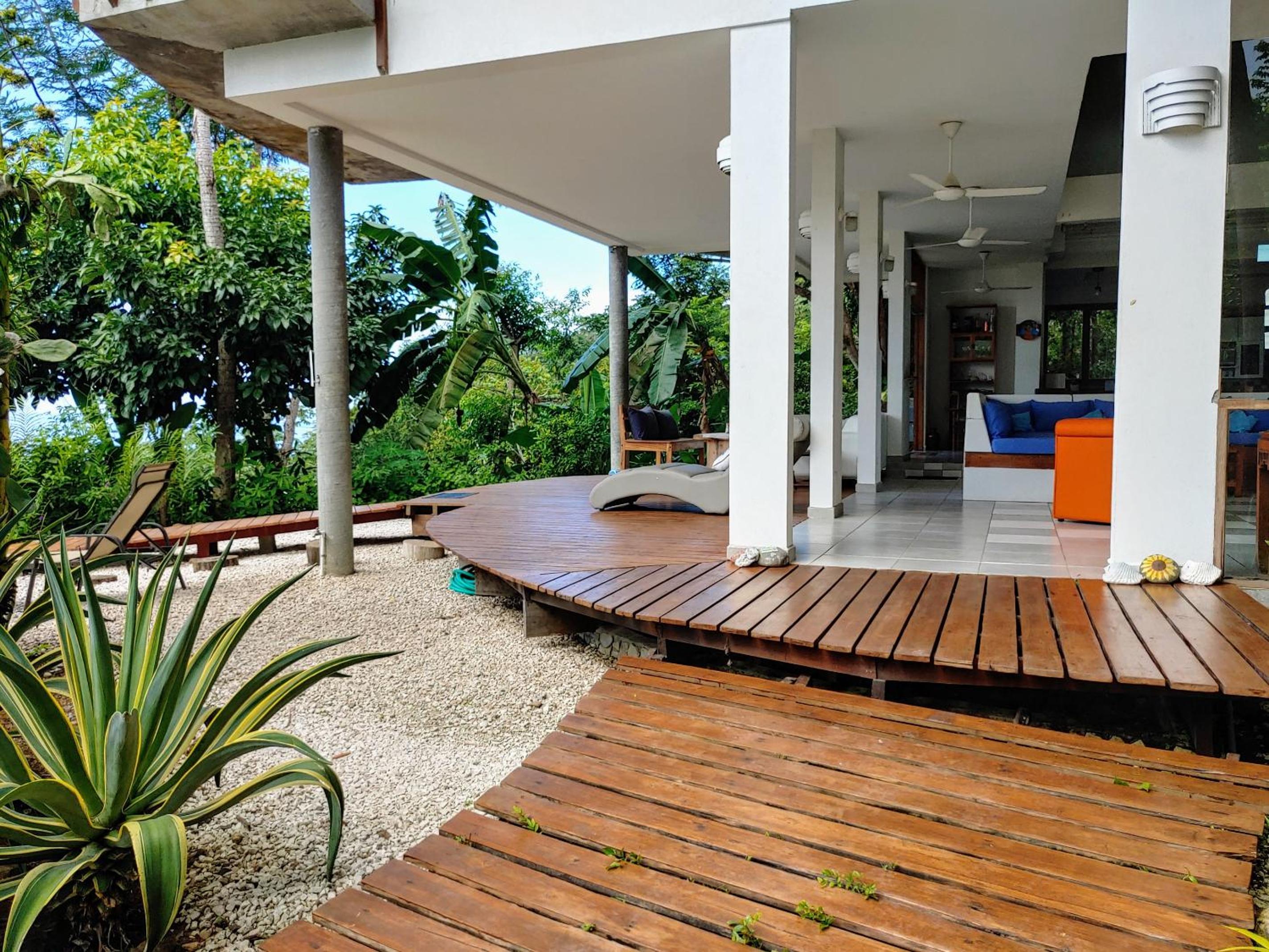 Casa Luna - Private Villa with Ocean View, Pool, AC, Wi-Fi